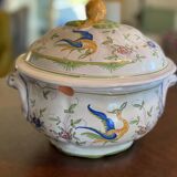 Lot de Plats de service Moustier Polychrome décors grotesque