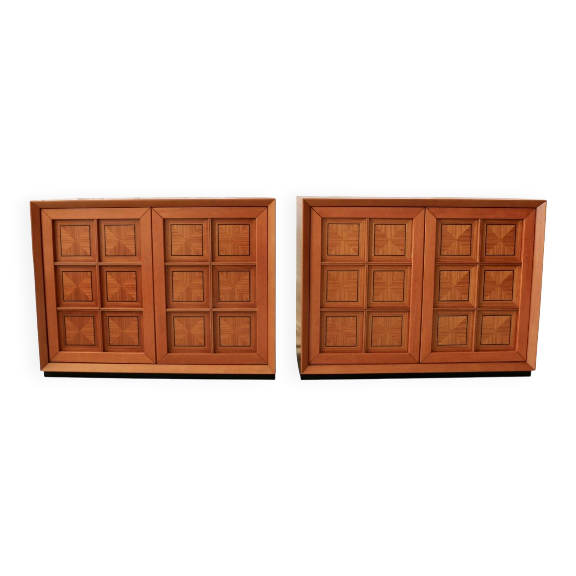 A pair of chests of drawers from the "Caccia alla Volpe" collection by Linea Arredo.