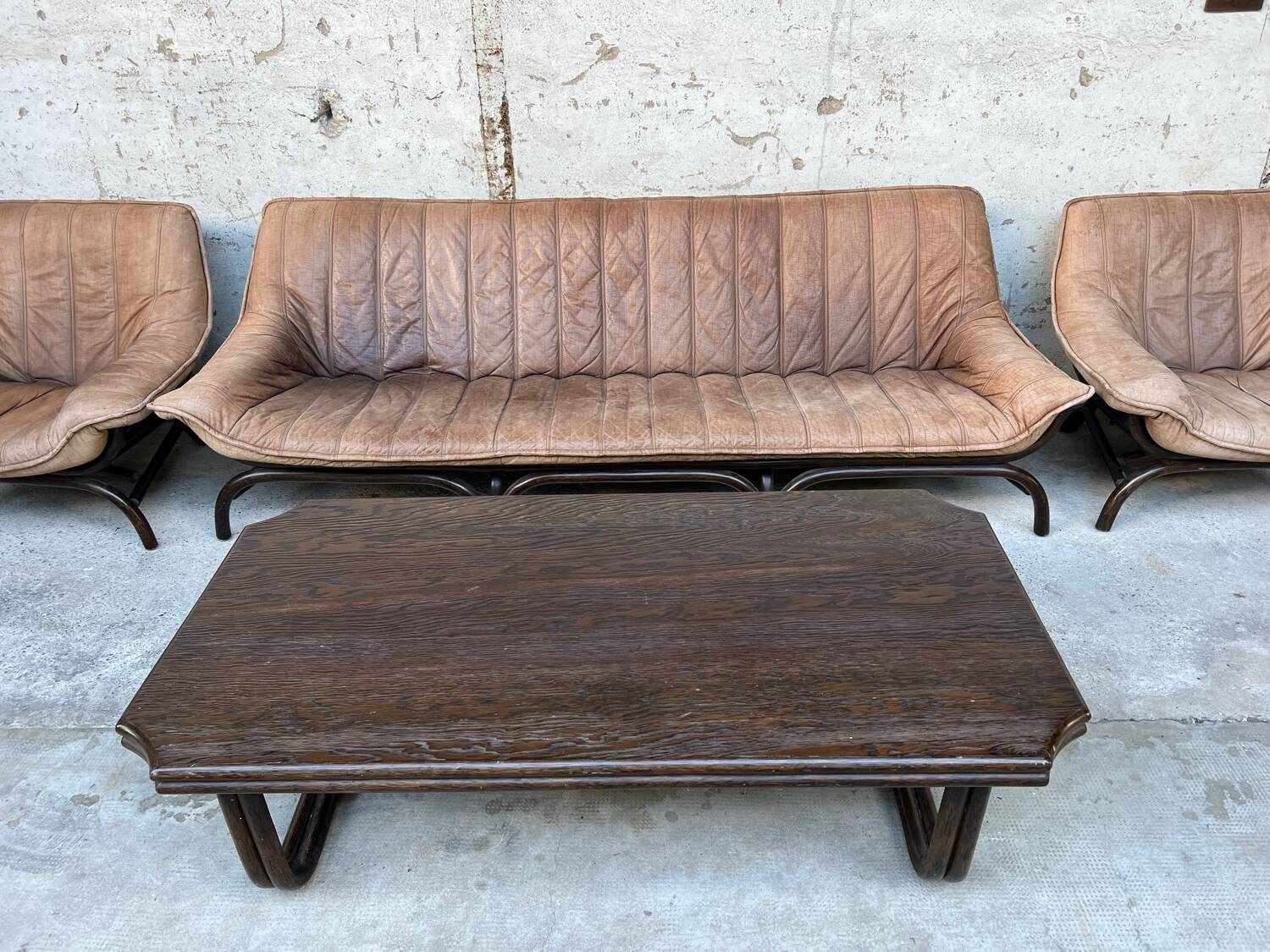 Sofa set with 2 armchairs and coffee table in banbou and leather 1970
