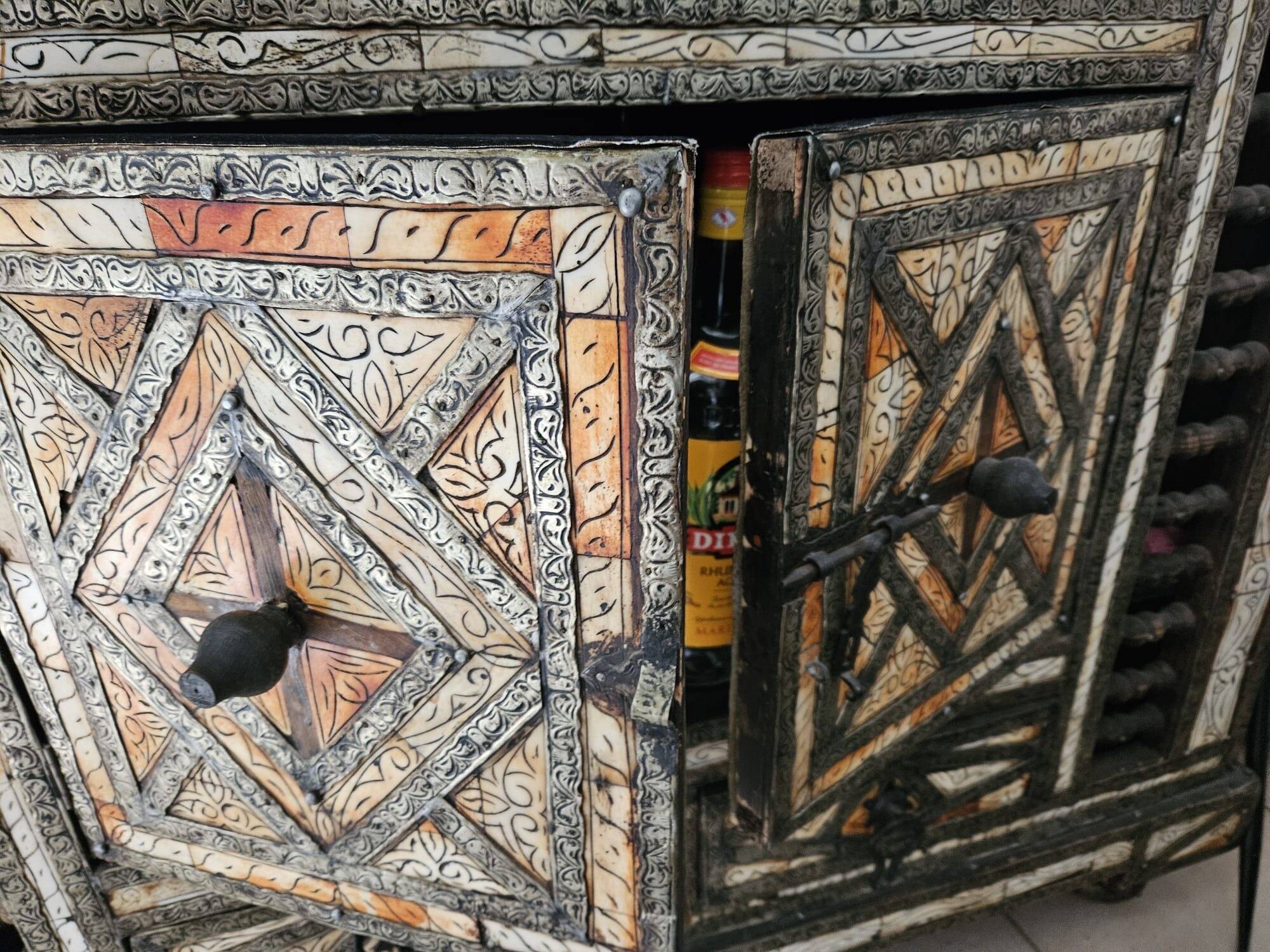 Meuble 2 corps artisanal, Maroc Agadir