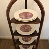 Shelf on feet or servant dumb wooden tripod