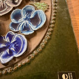 For sale: a set of 2 decorative plates by Jie Gantofta.