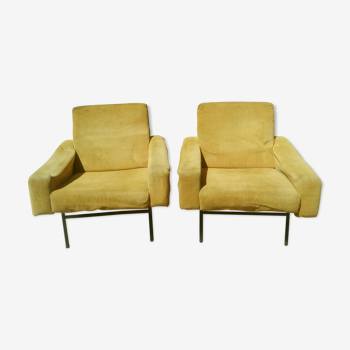 Pair of chairs by Pierre Guariche G10