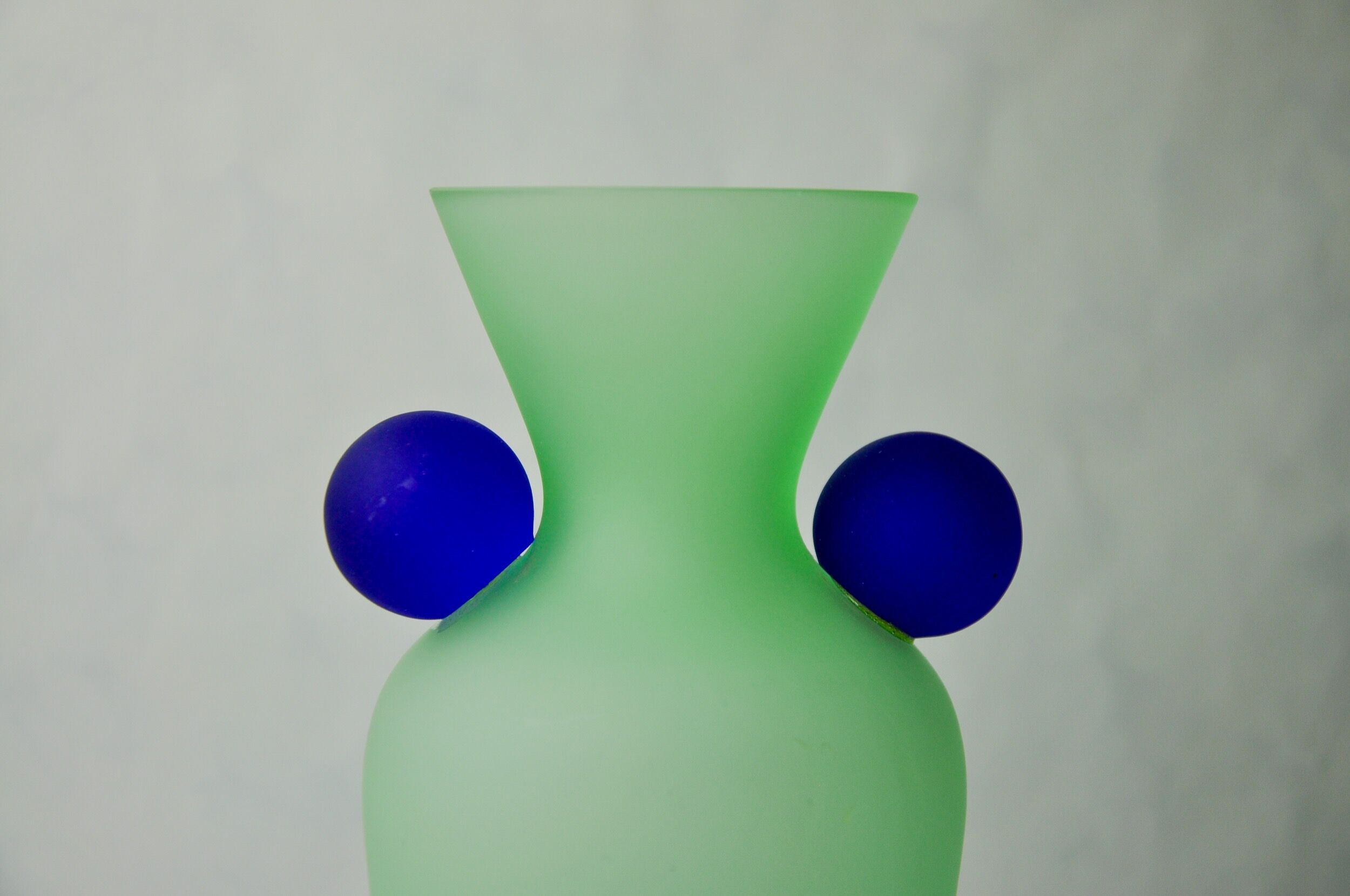 Green and blue satin murano glass vase, Menphis style, Italy, 1980