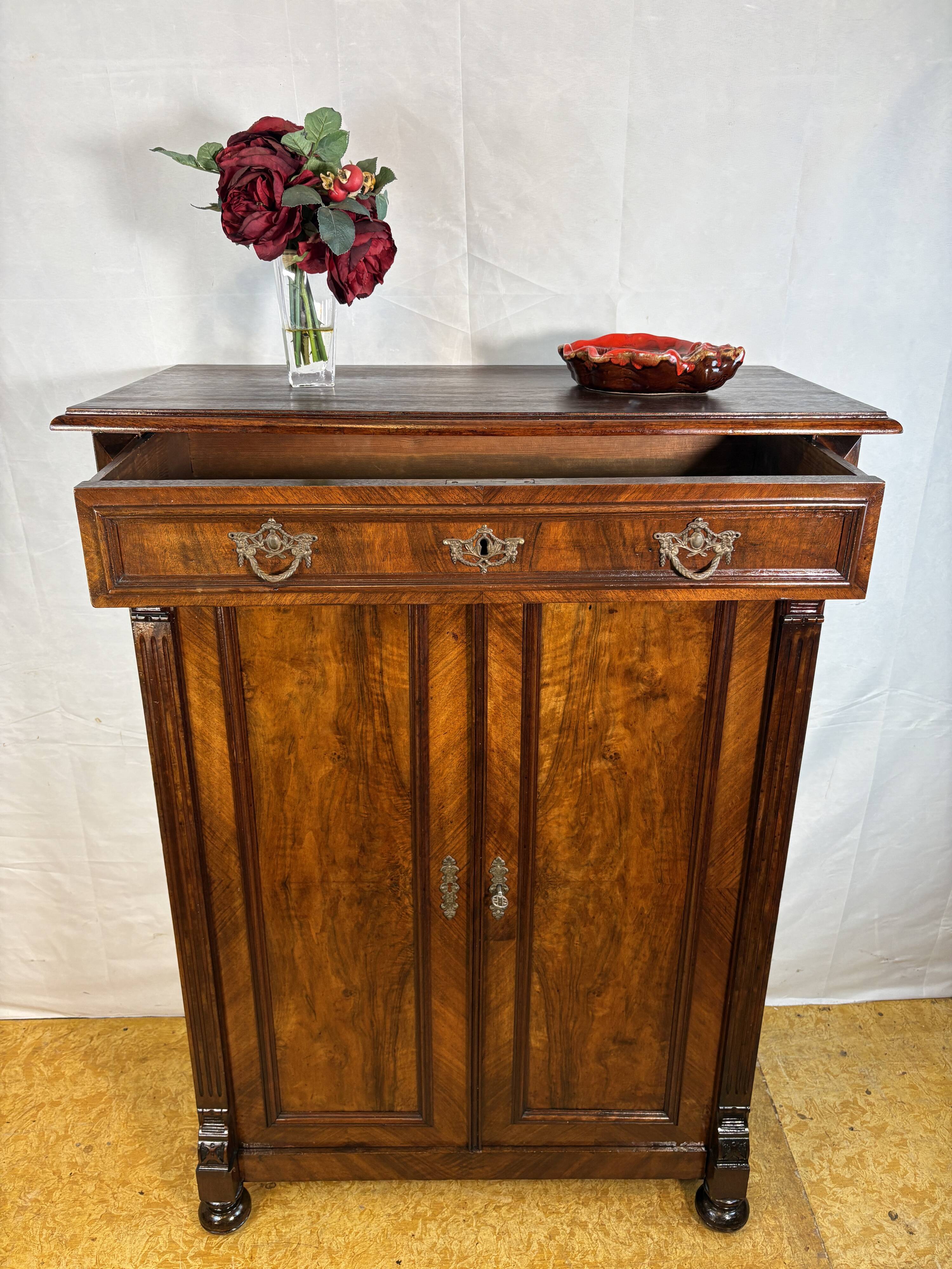 Antique Gründerzeit Vertiko Cabinet in Walnut – Circa 1890–1900  A stunning