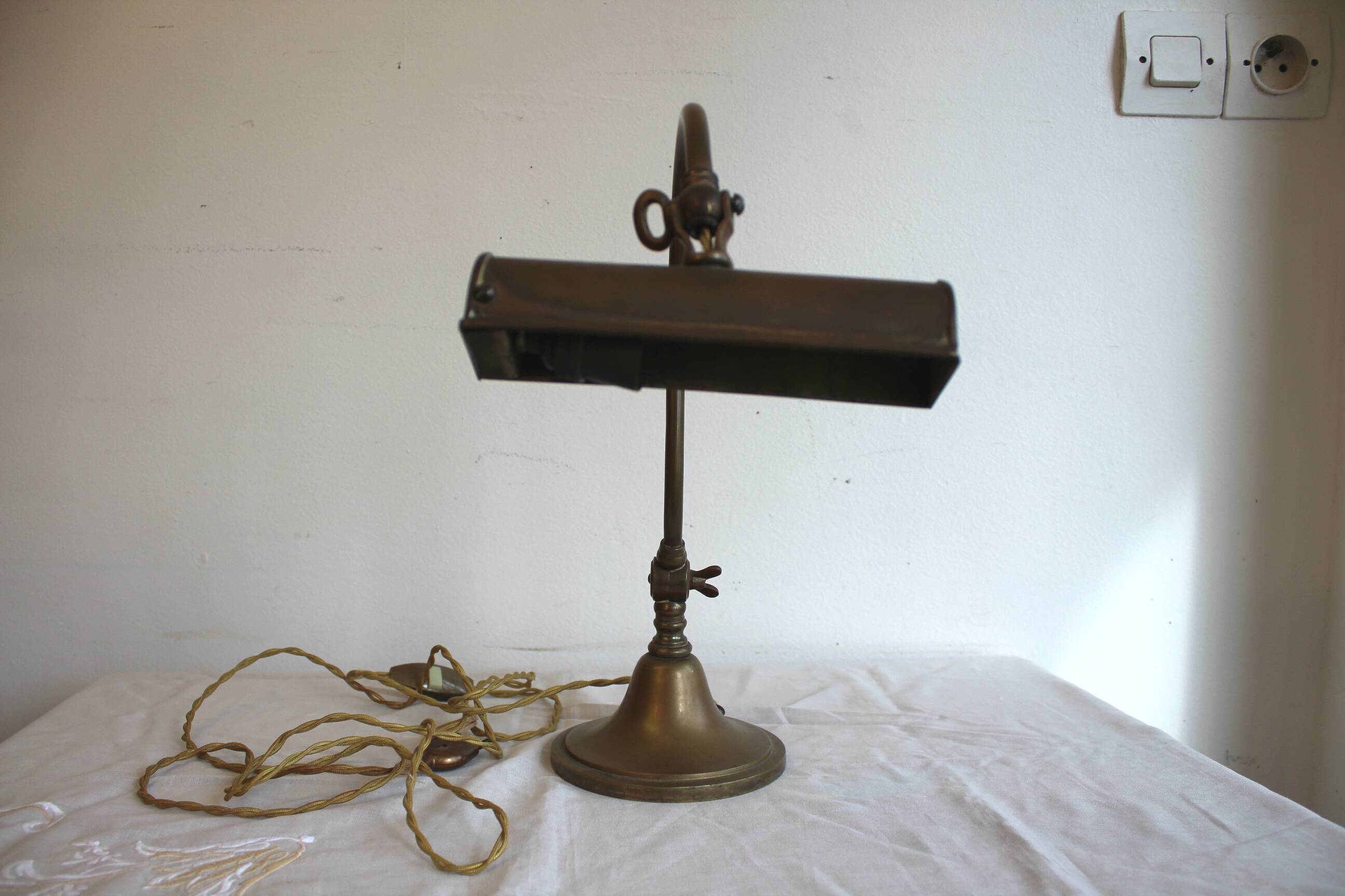 Lampe de bureau ancienne articulée en cuivre