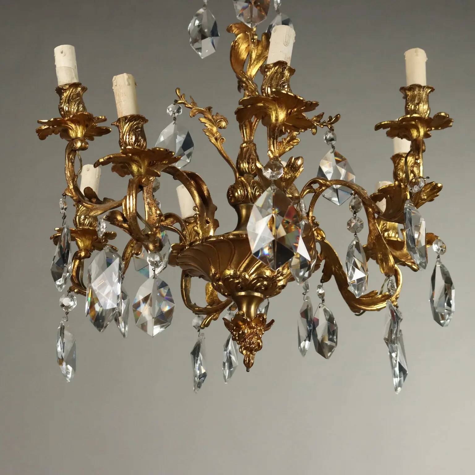 Antique Rococo-style chandelier in gilded bronze, 20th century.
