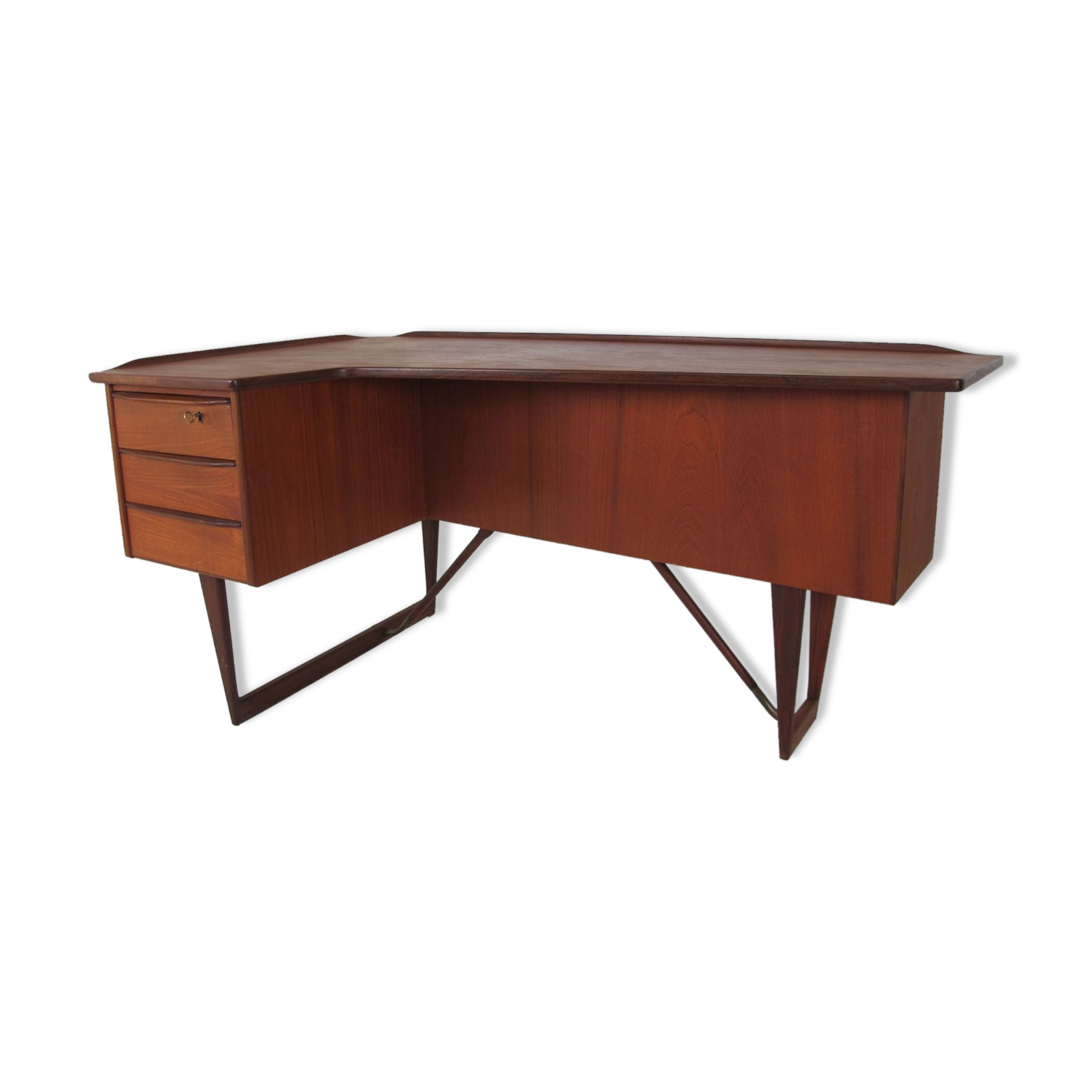 Boomerang desk in teak by Peter Lavig Nielsen for Denmark, 1950s