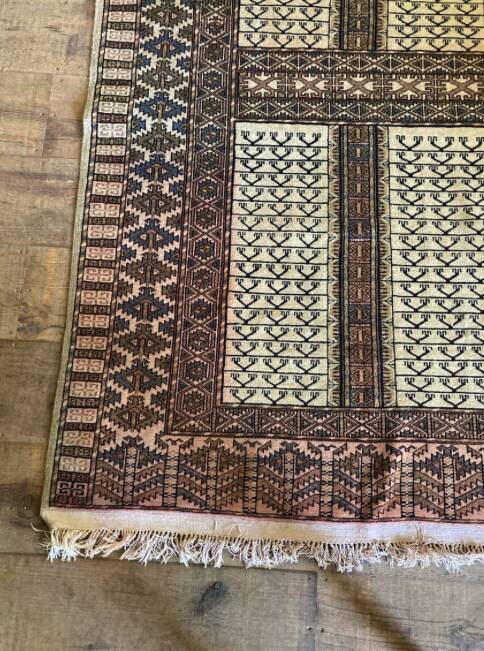 Beige wool Persian rug 210x130