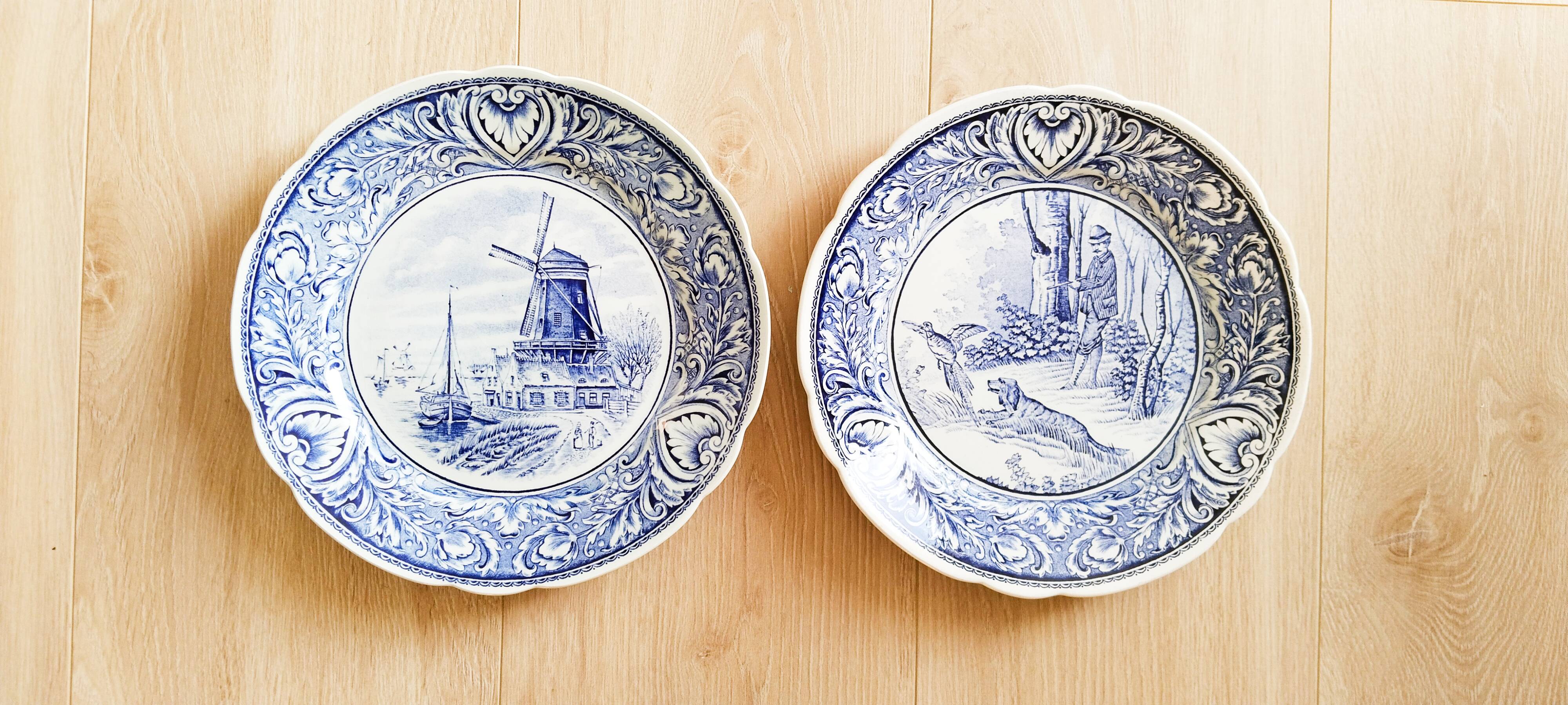 Set of 2 decorative plates "Delft Blauw", Boch,