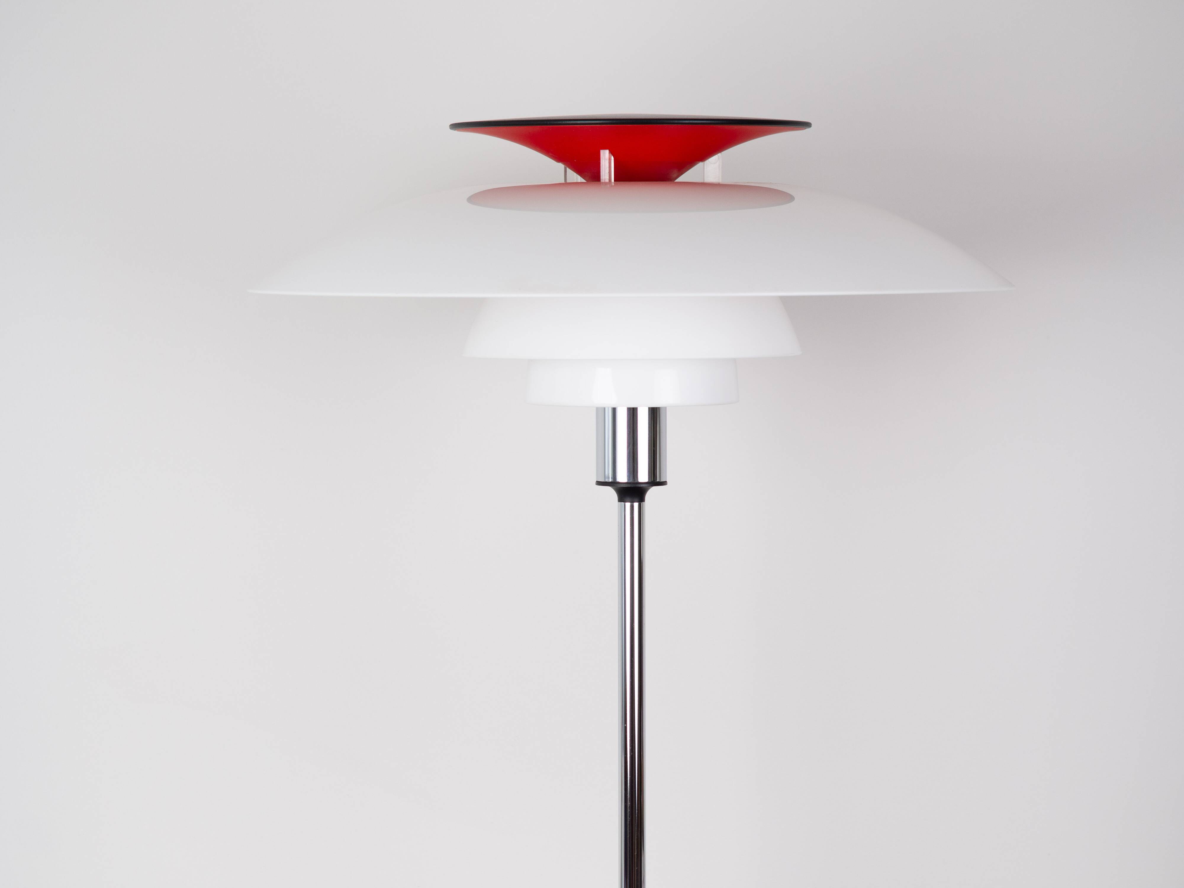 Lampe de table vintage PH 80 danoise par Poul Henningsen, Louis Poulsen, 1974