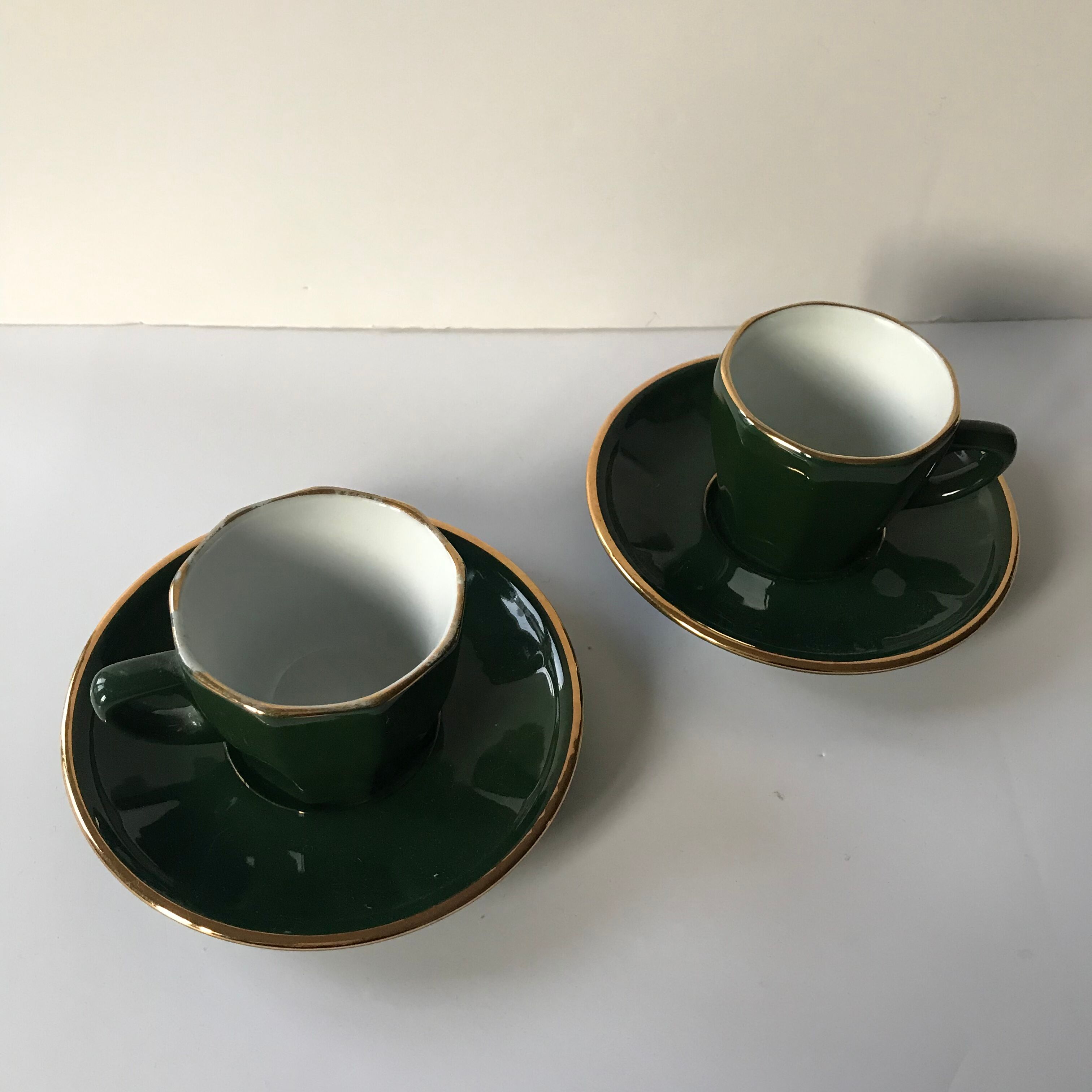 2 cups bistro in green and gold porcelain