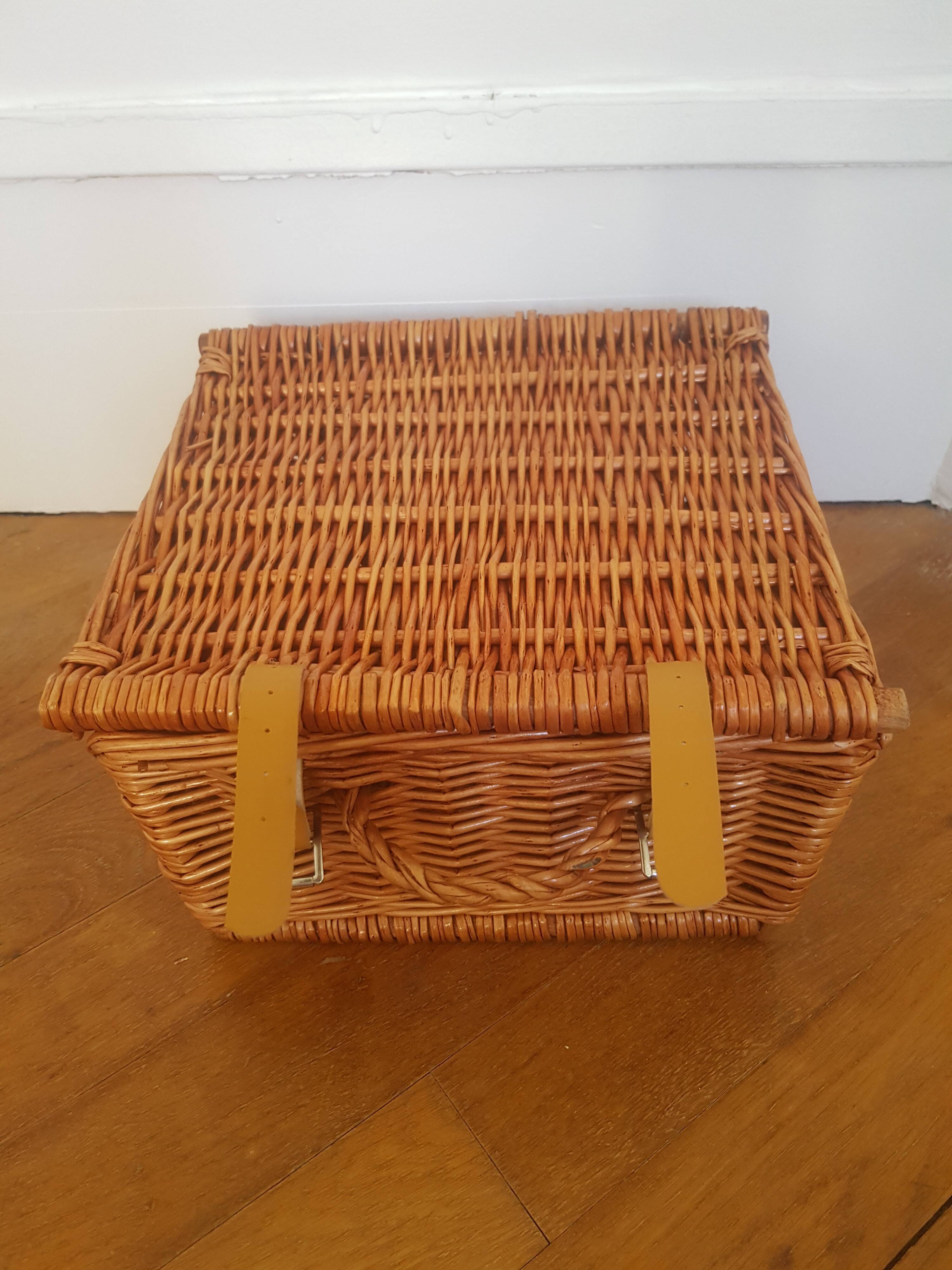 Wicker basket