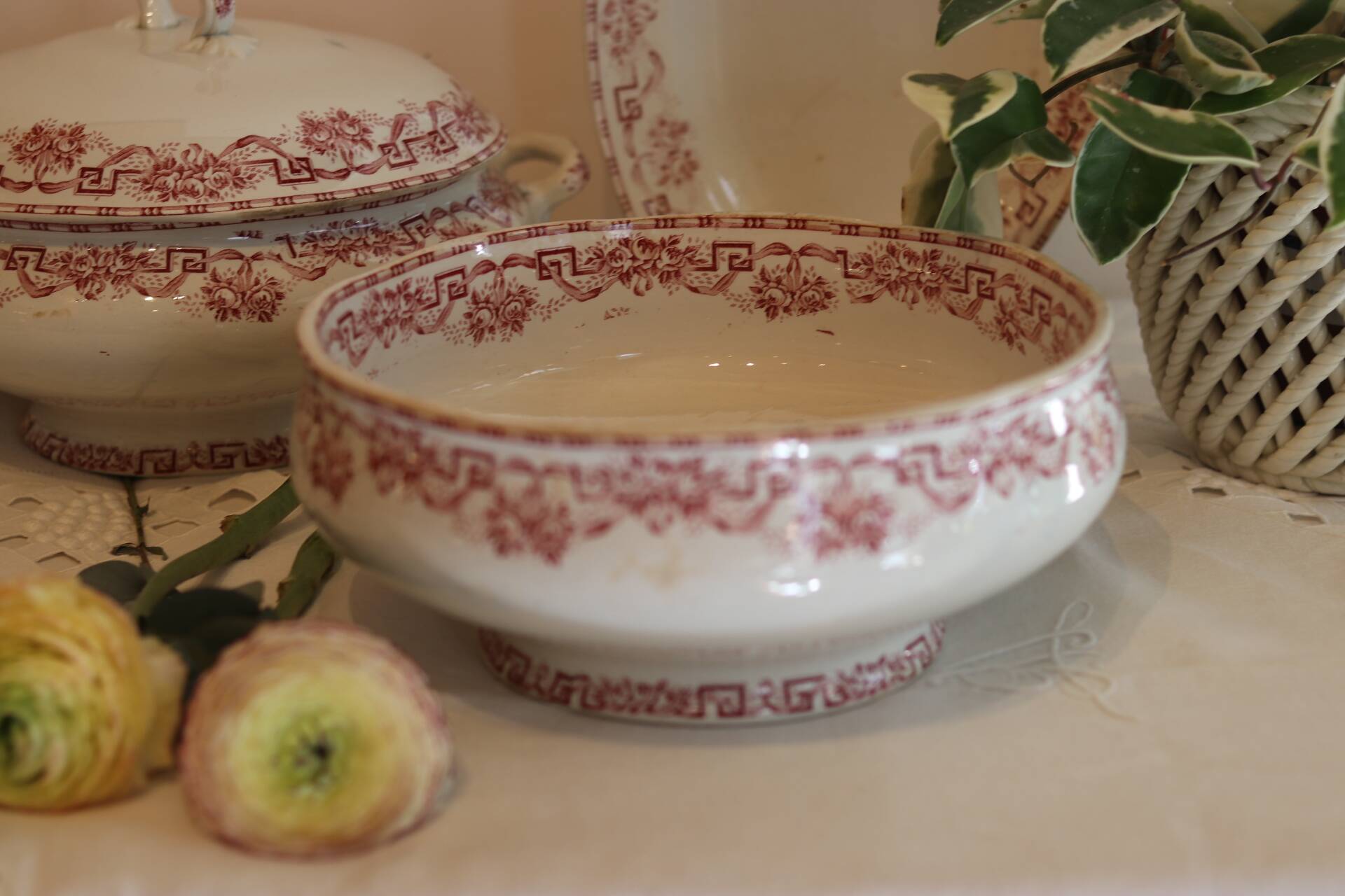 Ironstone salad bowl Moulin des loups, Athens model, red