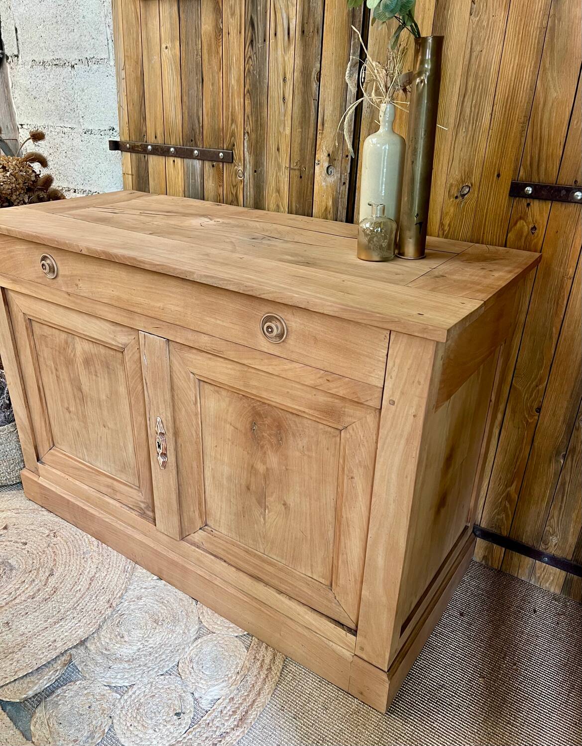 Solid wood sideboard
