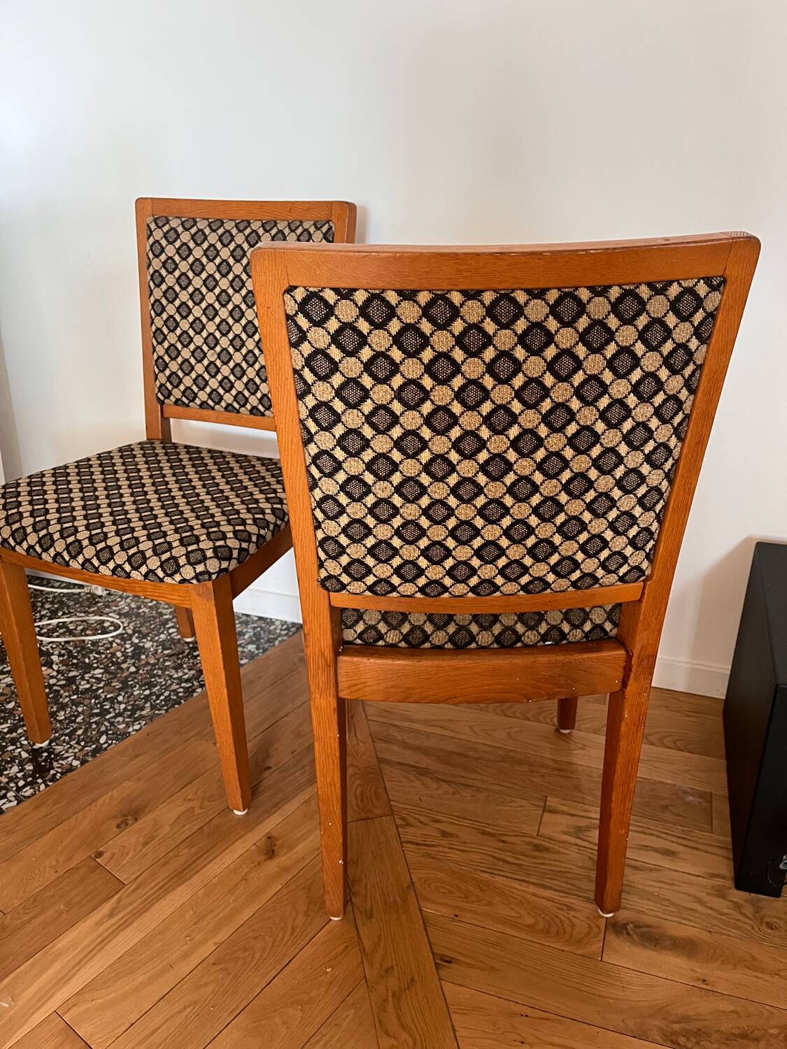 Lot 2 chaises scandinaves