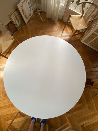 Table ronde d'Eero Saarinen, Knoll