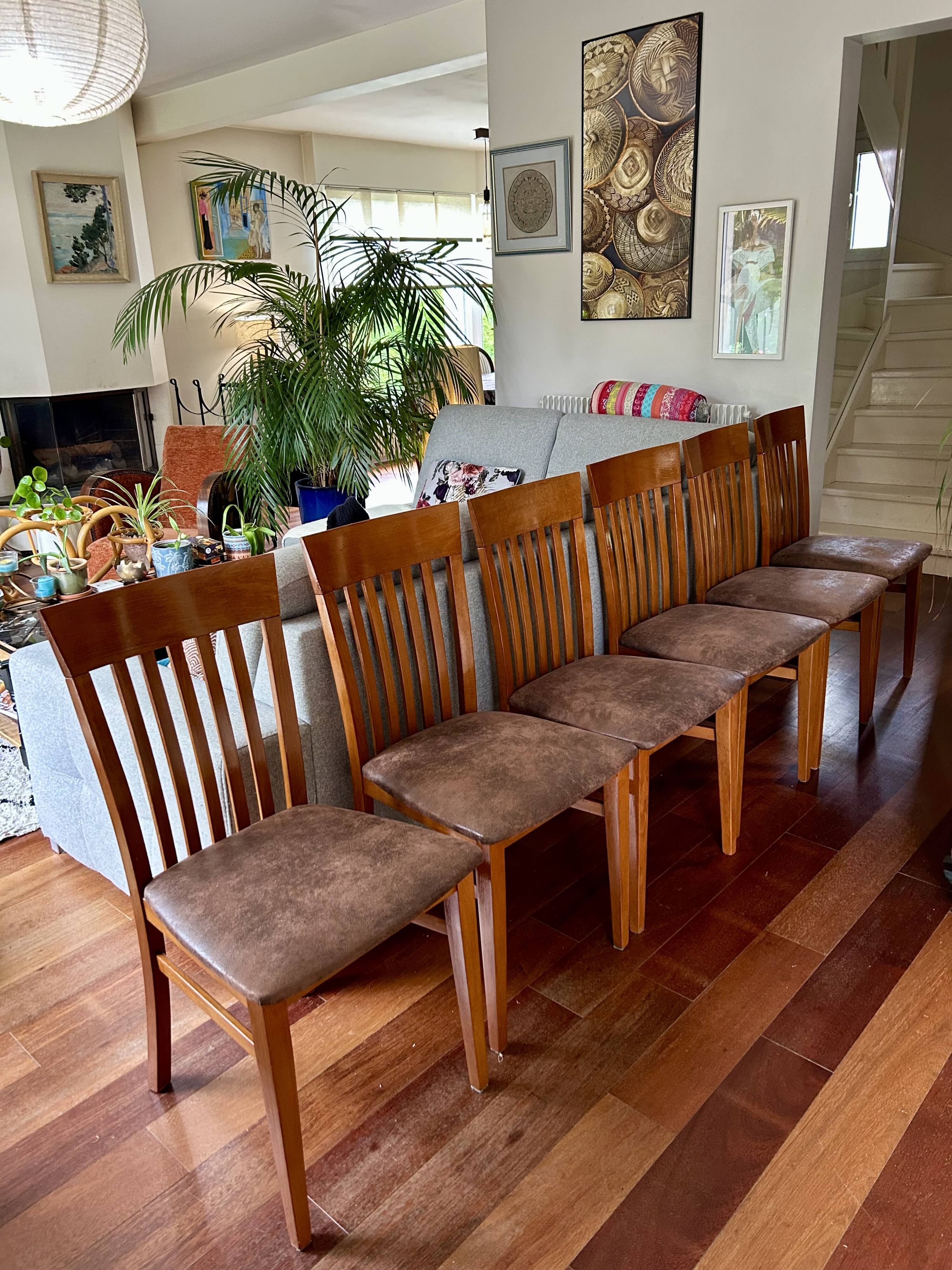 Set of 6 vintage retro chairs – new suede-look seats in old style.