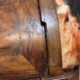 Bureau à cylindre de centre en noyer, époque Louis XVI