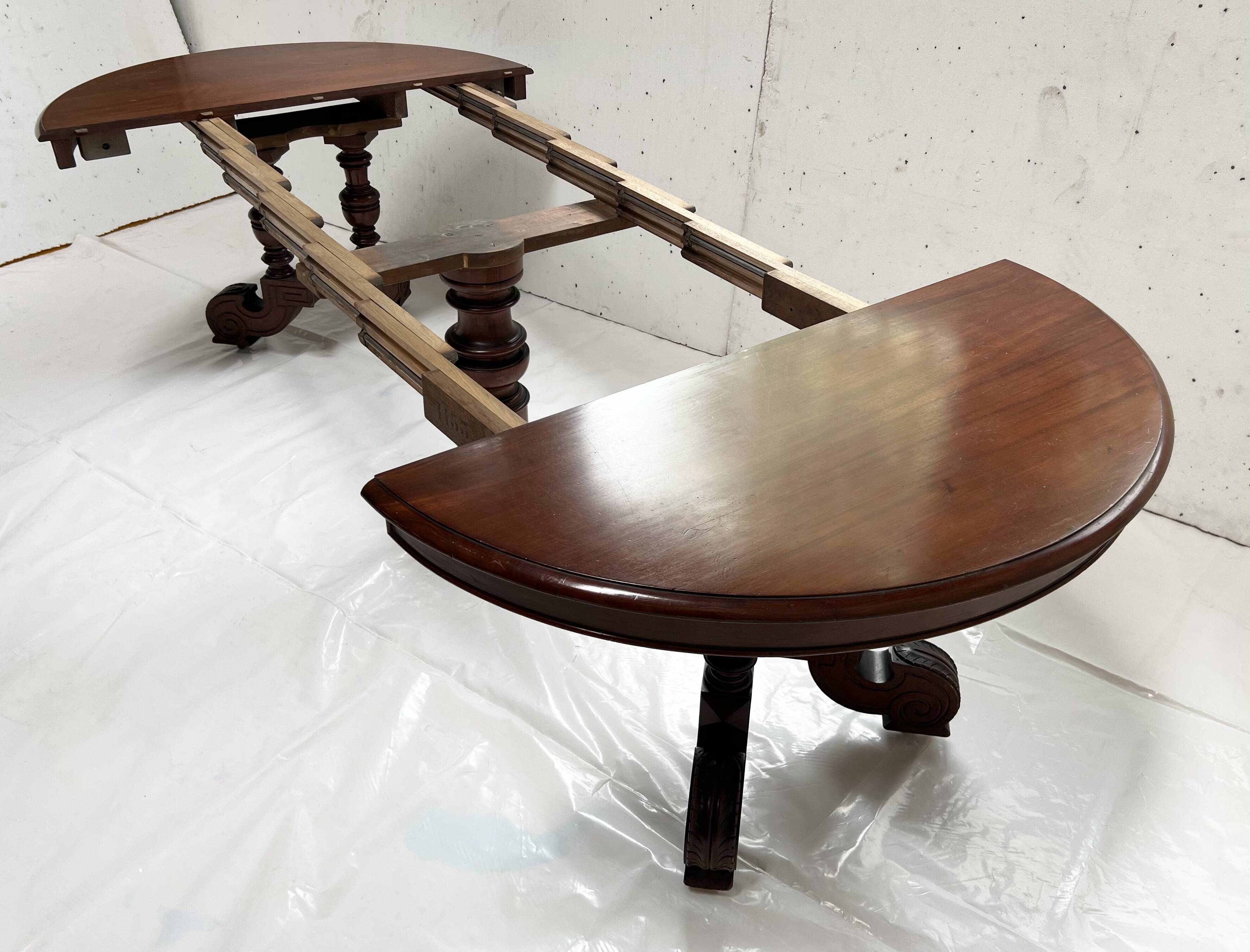 Napoleon III central leg table, solid mahogany, 19th century