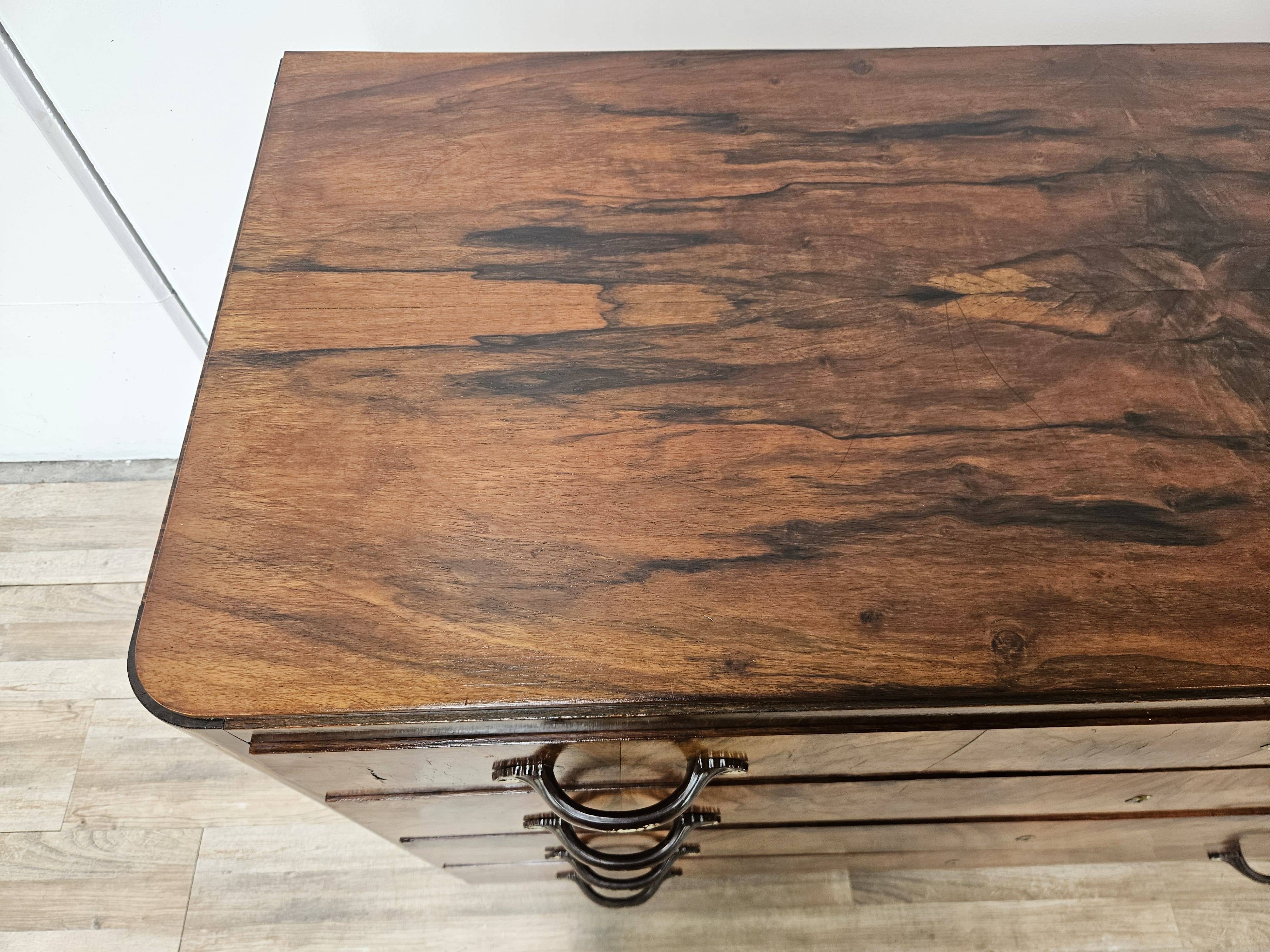 Art Decò chest of drawers from the 1940s in mahogany and briar