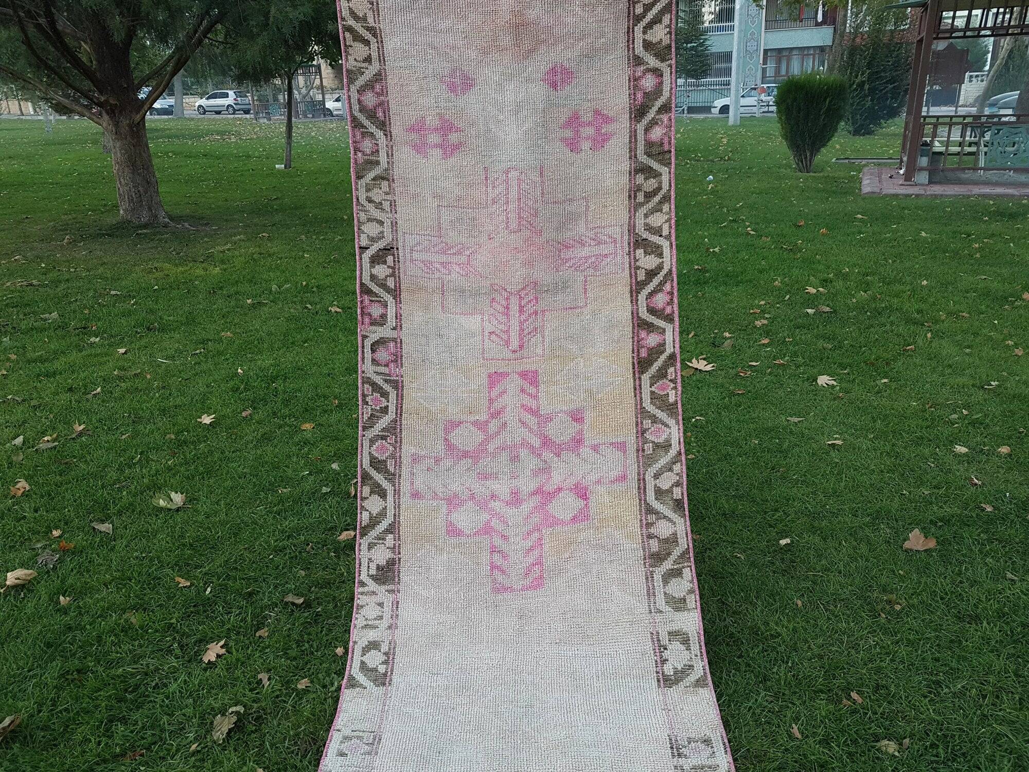 Vintage Turkish hallway rug 92x380 cm