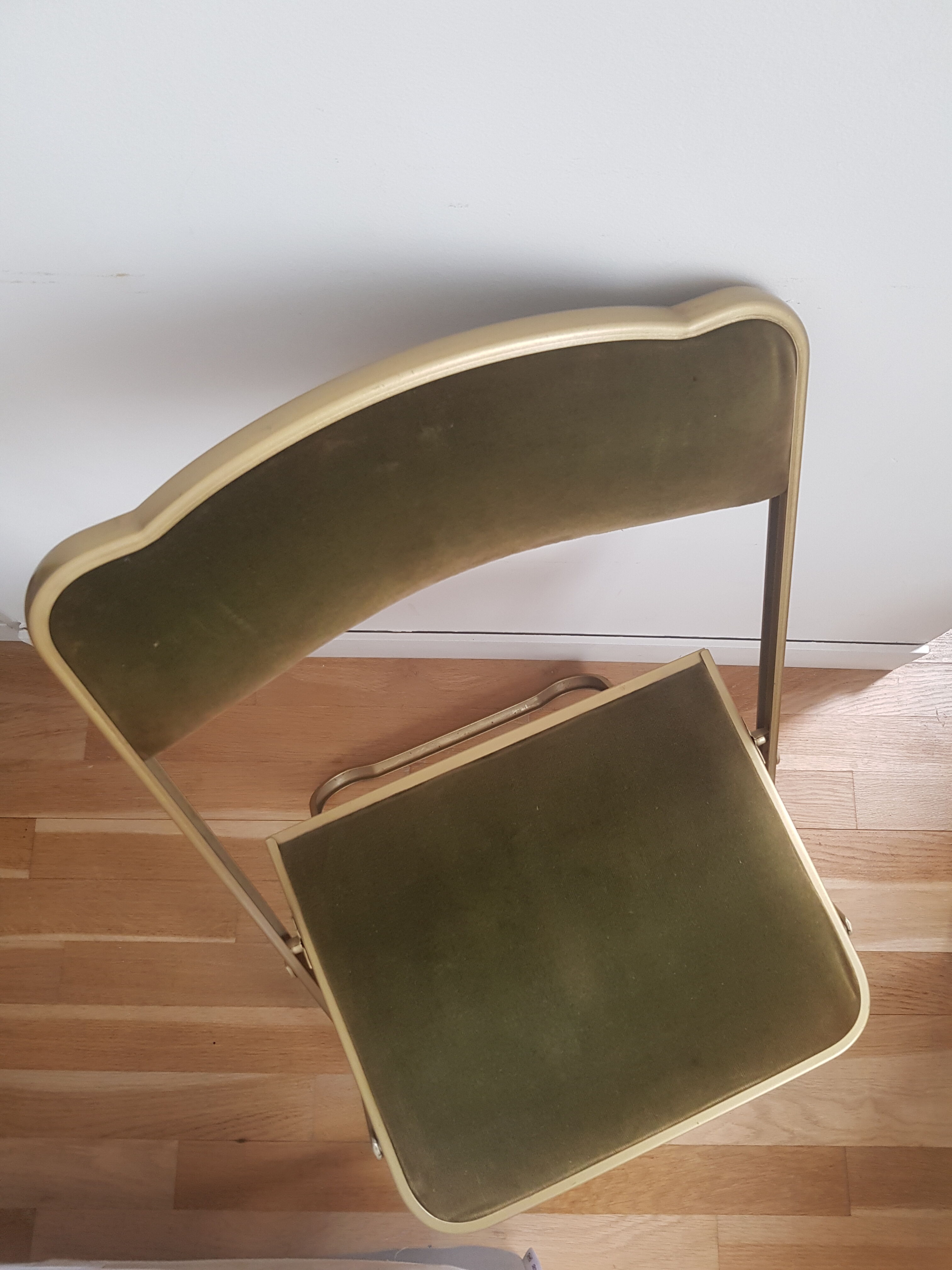 Velvet folding chair