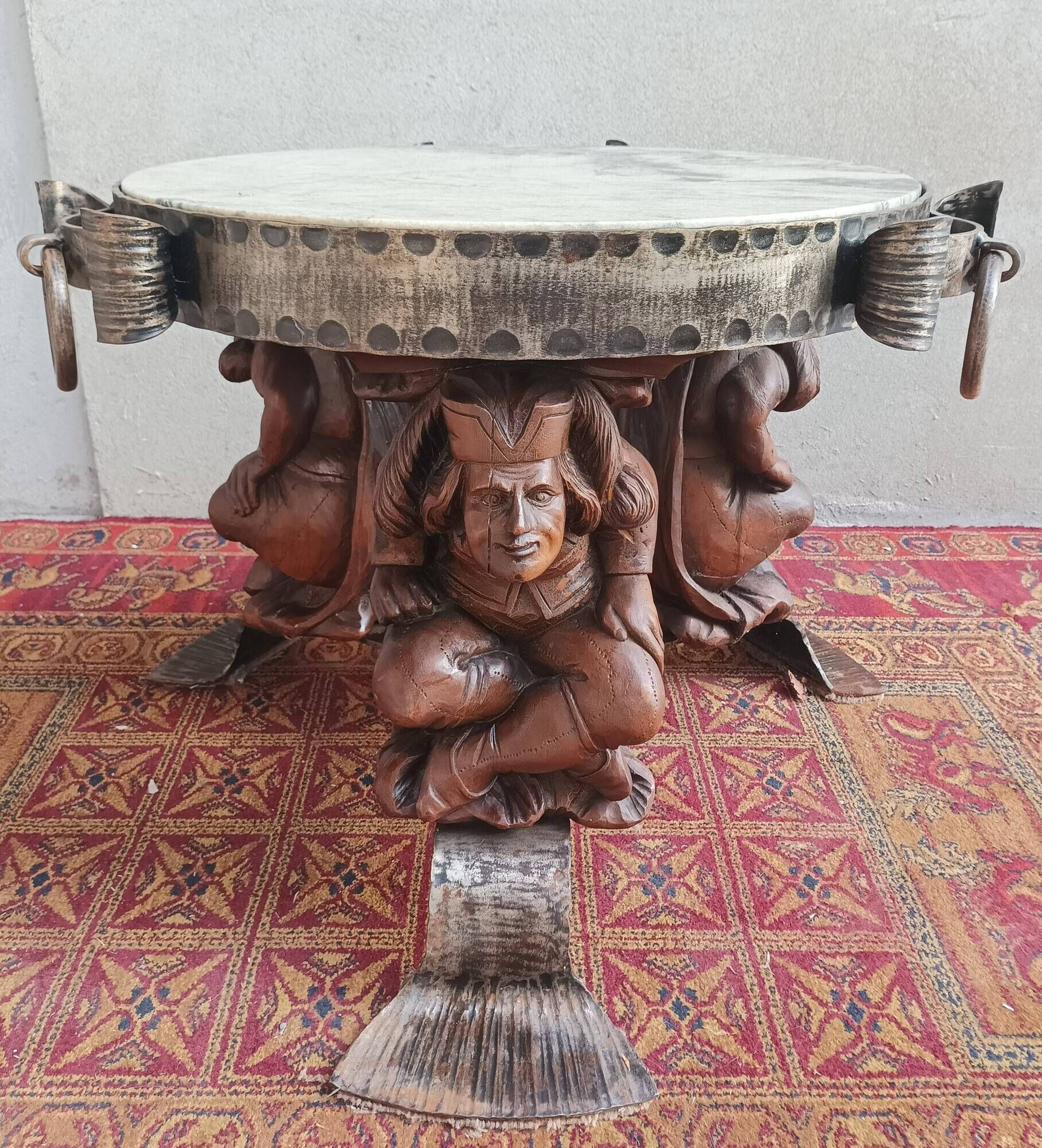 Jean-Maurice Rothschild (1902-1998) Table basse bois sculpté fer forgé et marbre