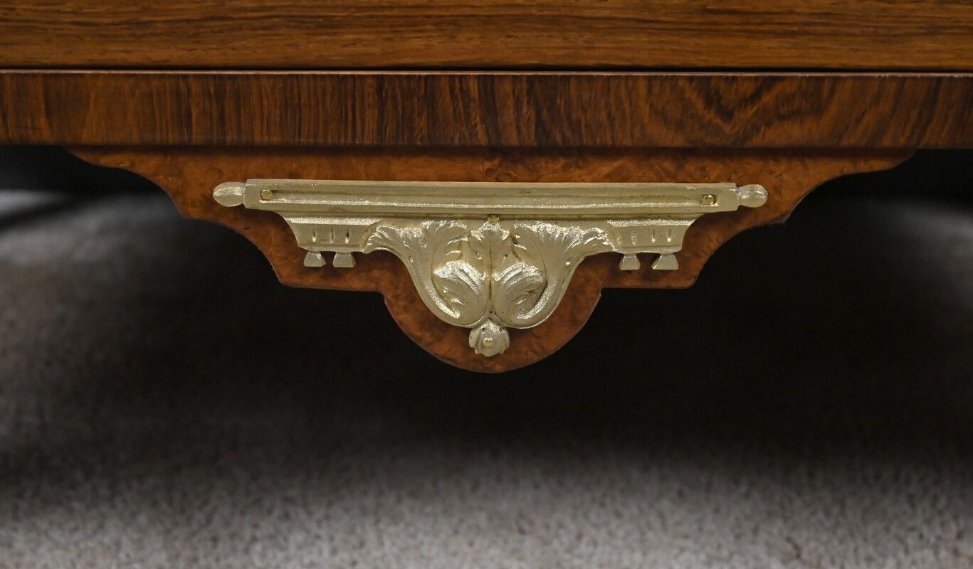 Small chest of drawers in amboyna and rosewood, Louis XVI style – 1940