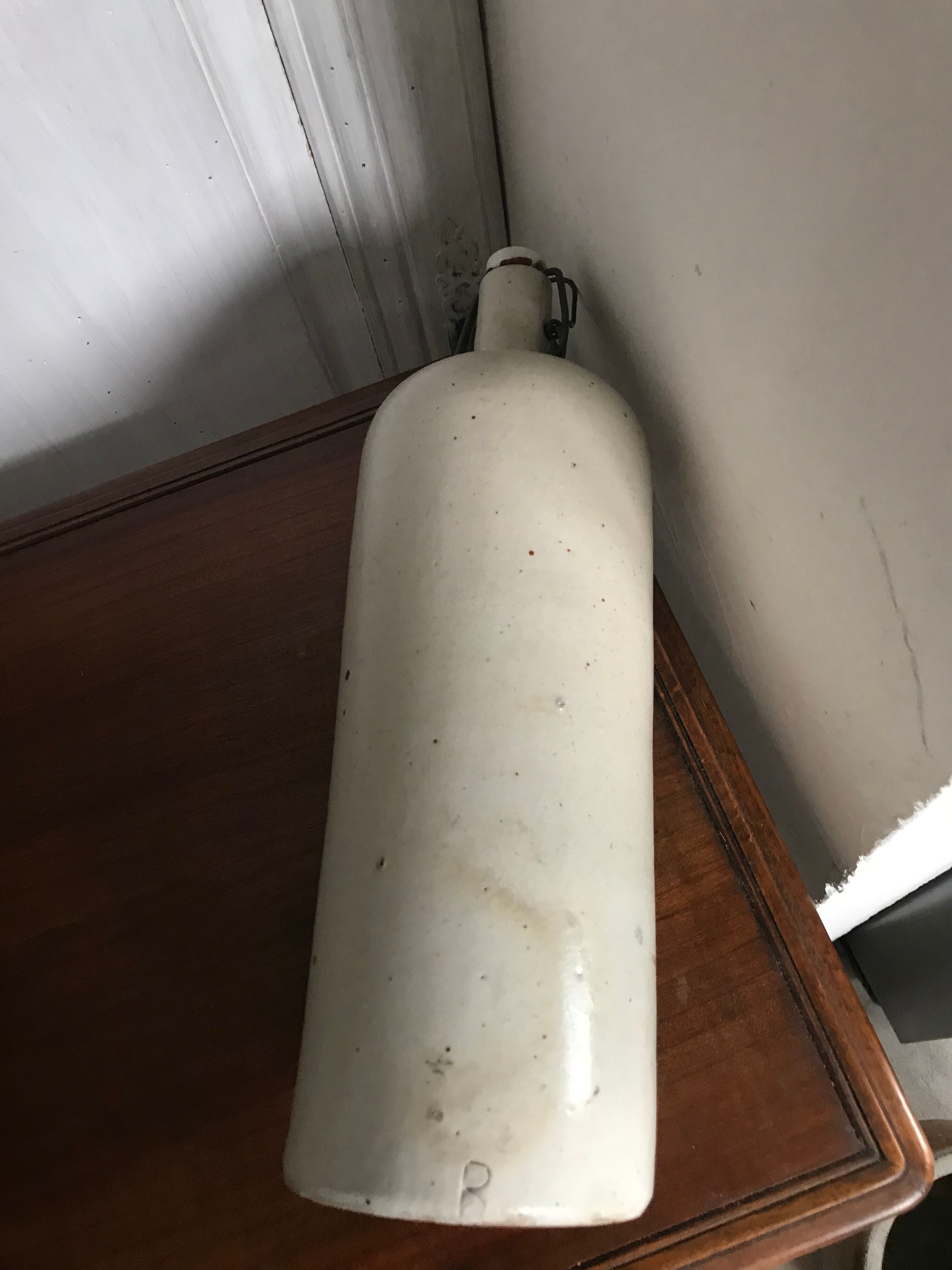 1.75l sandstone bottle