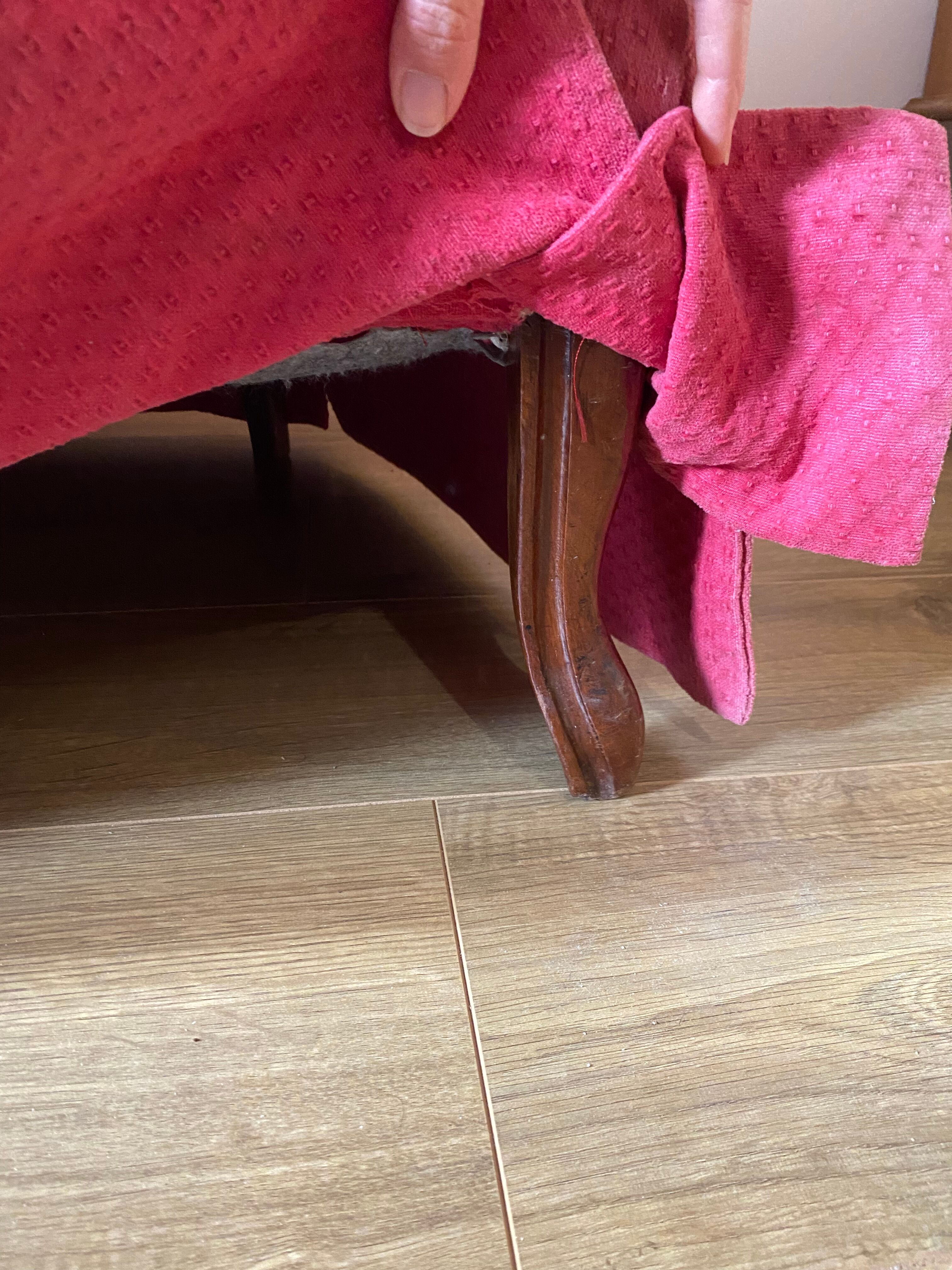 Pink toad sofa bench