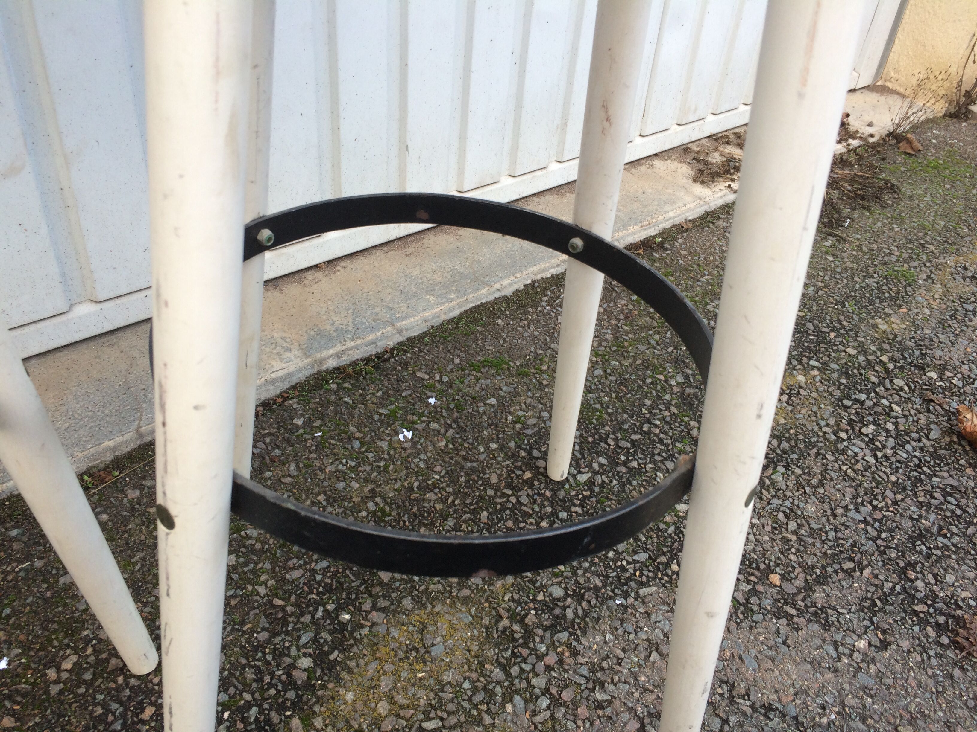 Pair of white and red 1950s bar stools
