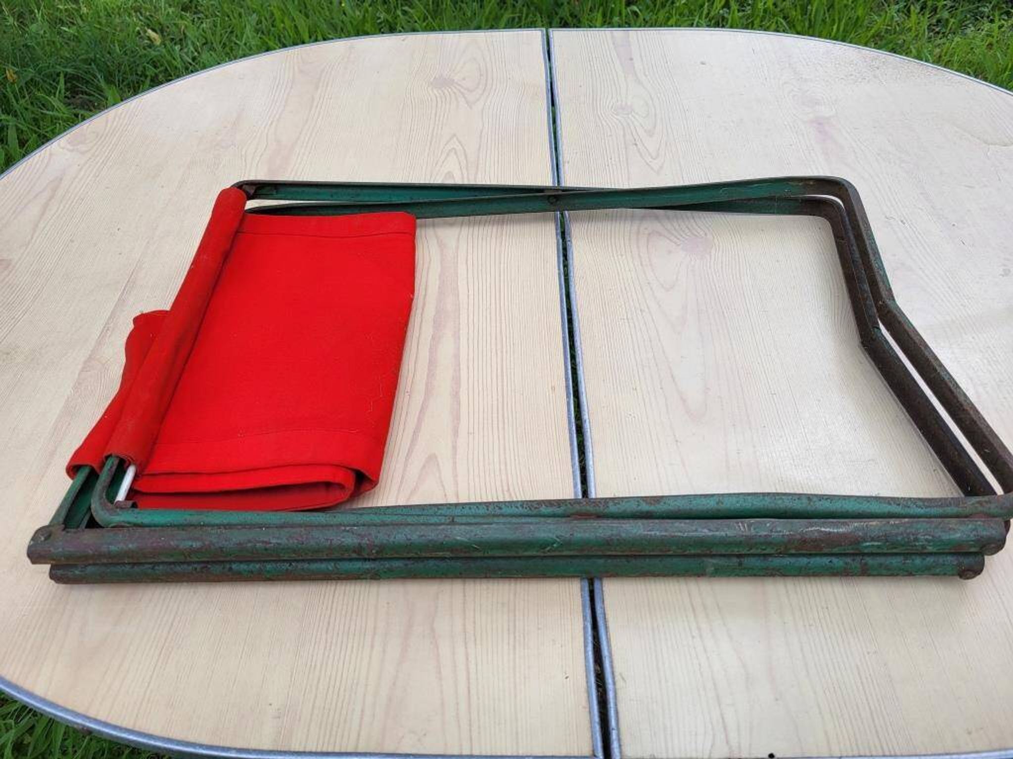 Ensemble table et duo chaises pliantes camping vintage 1970