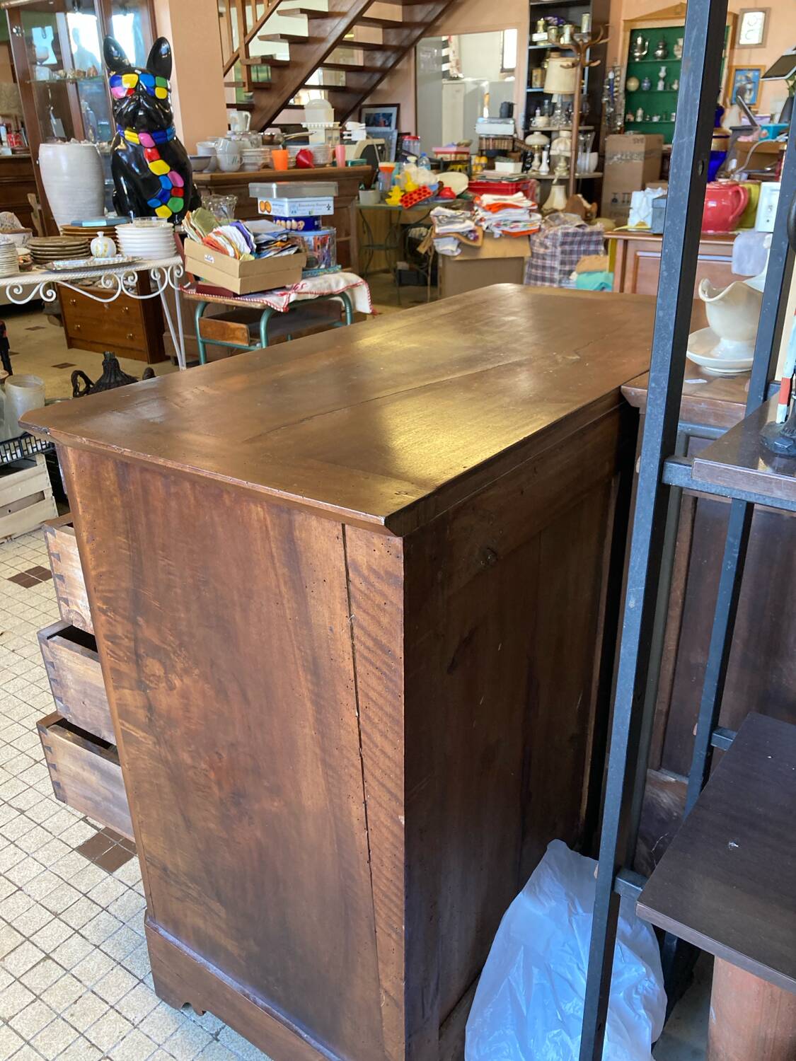 Walnut chest of drawers with 4 drawers