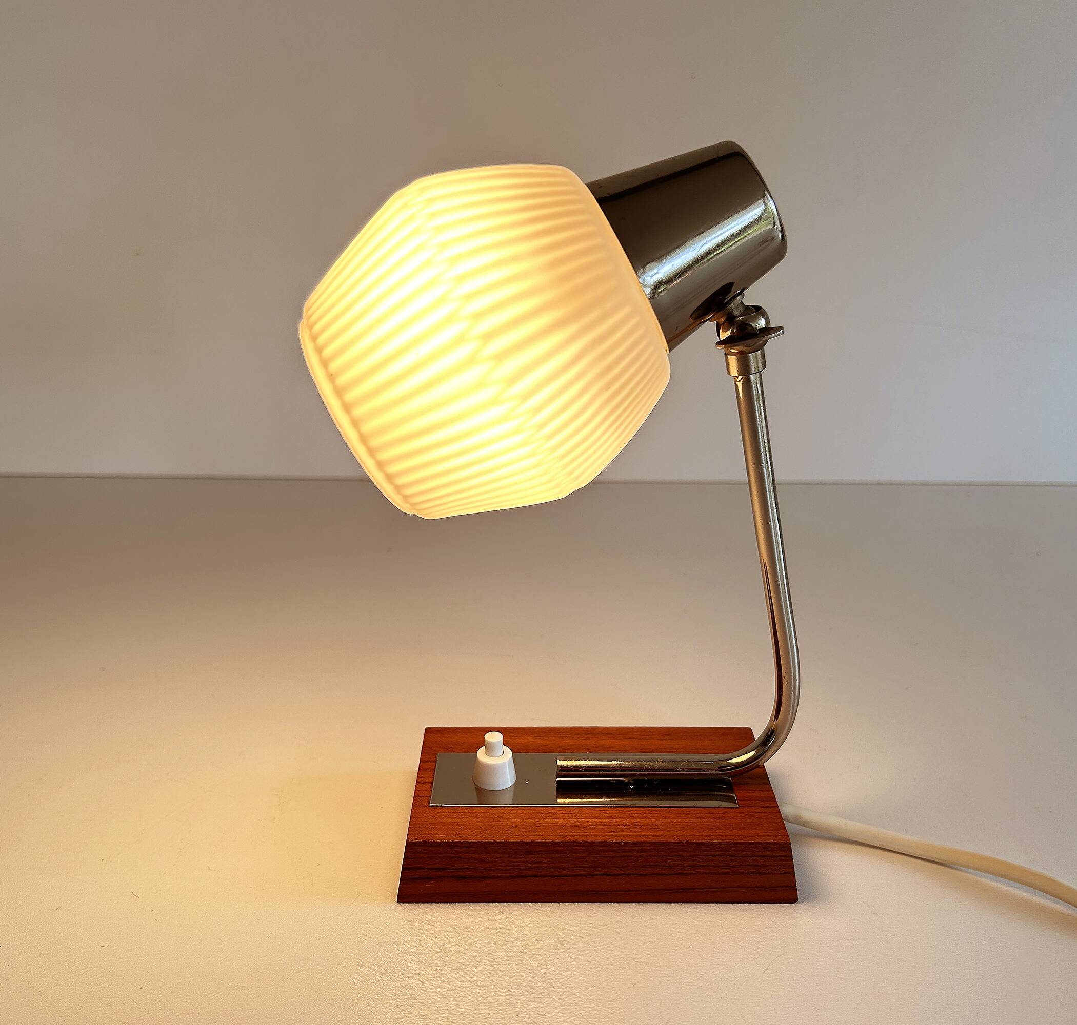 Lampe Scandinave Vintage. Teck Verre