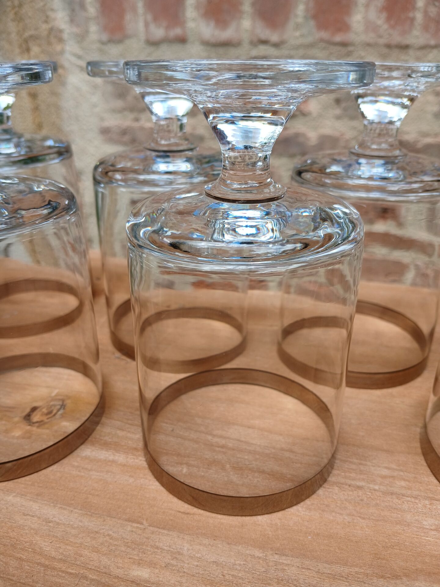 8 verres à pied vintages