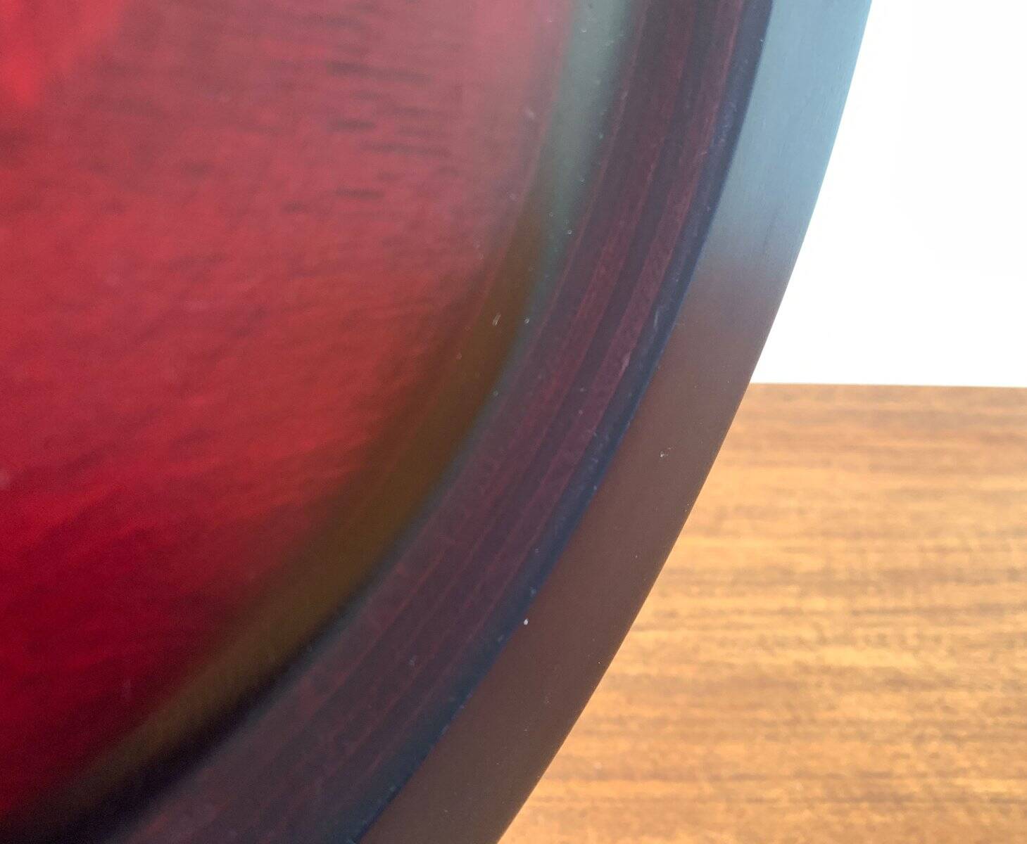 Assiette déco en bouleau finition vintage de Tailio Design, Finlande, années 1970