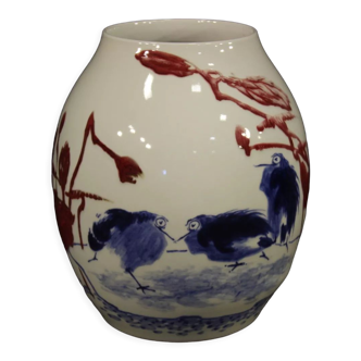 Vase en céramique peinte chinoise avec des décorations florales et animales