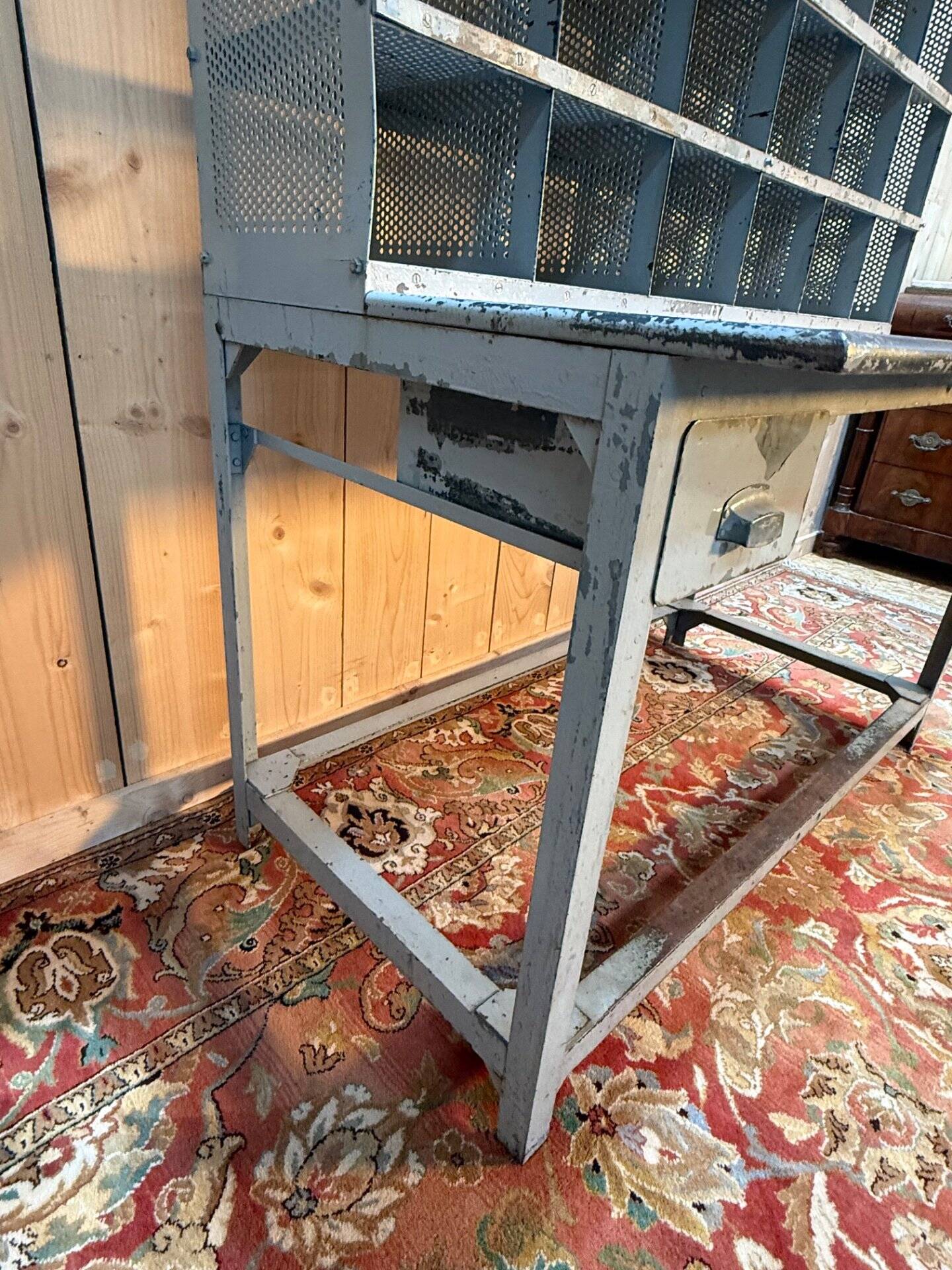 Meuble de métier de tri postal industriel