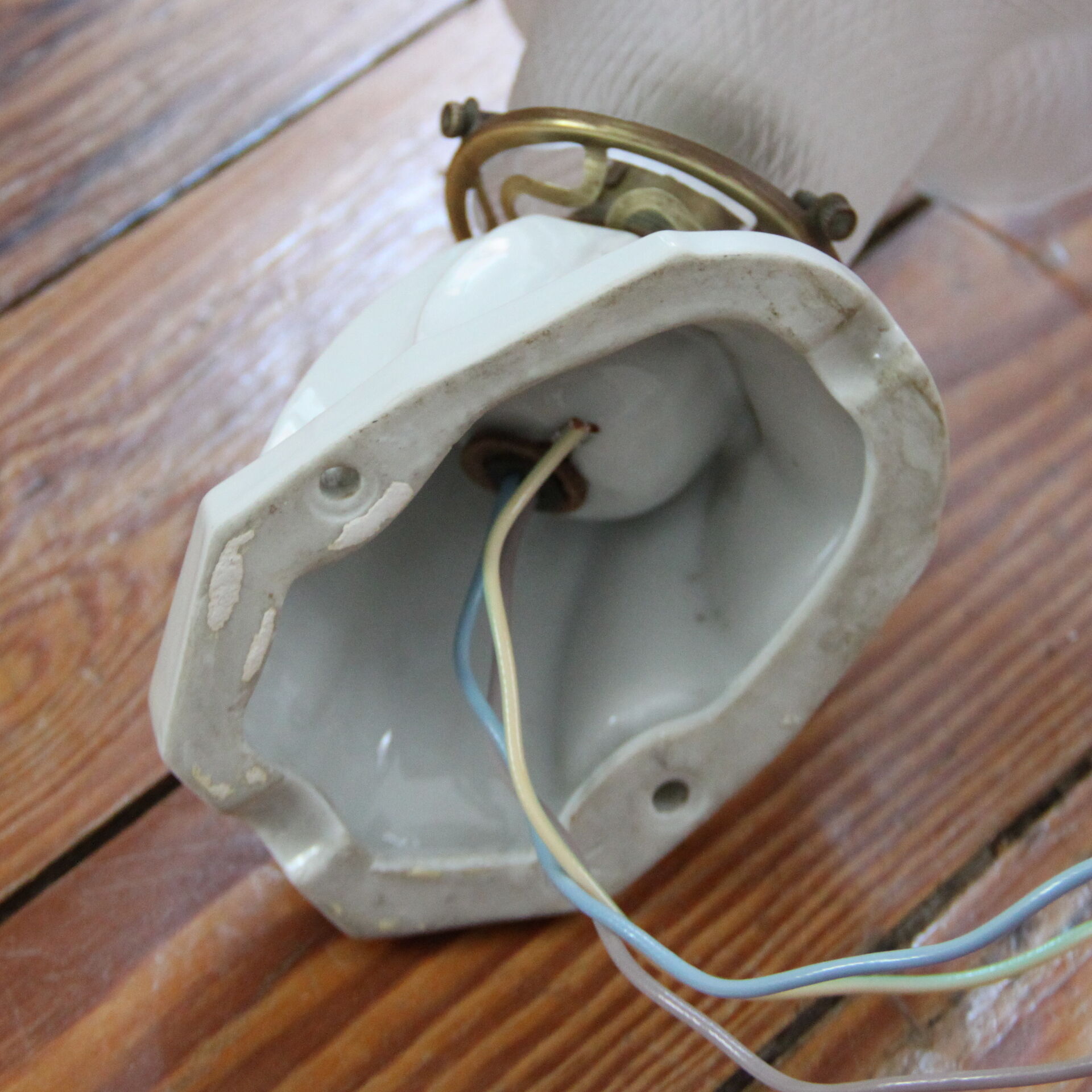 Applique murale en porcelaine, verre tulipe ancien art déco