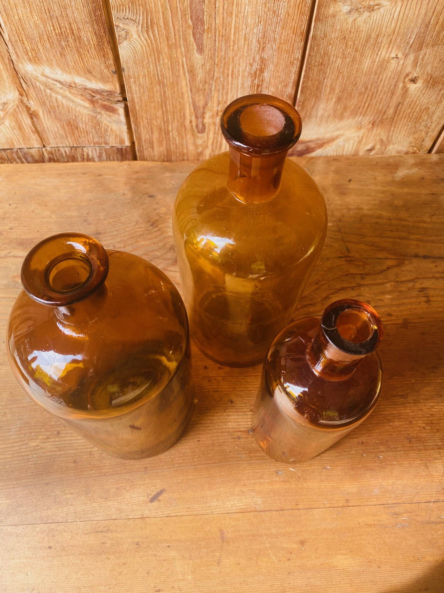 Flacons apothicaire en verre ambré. Lot de 15