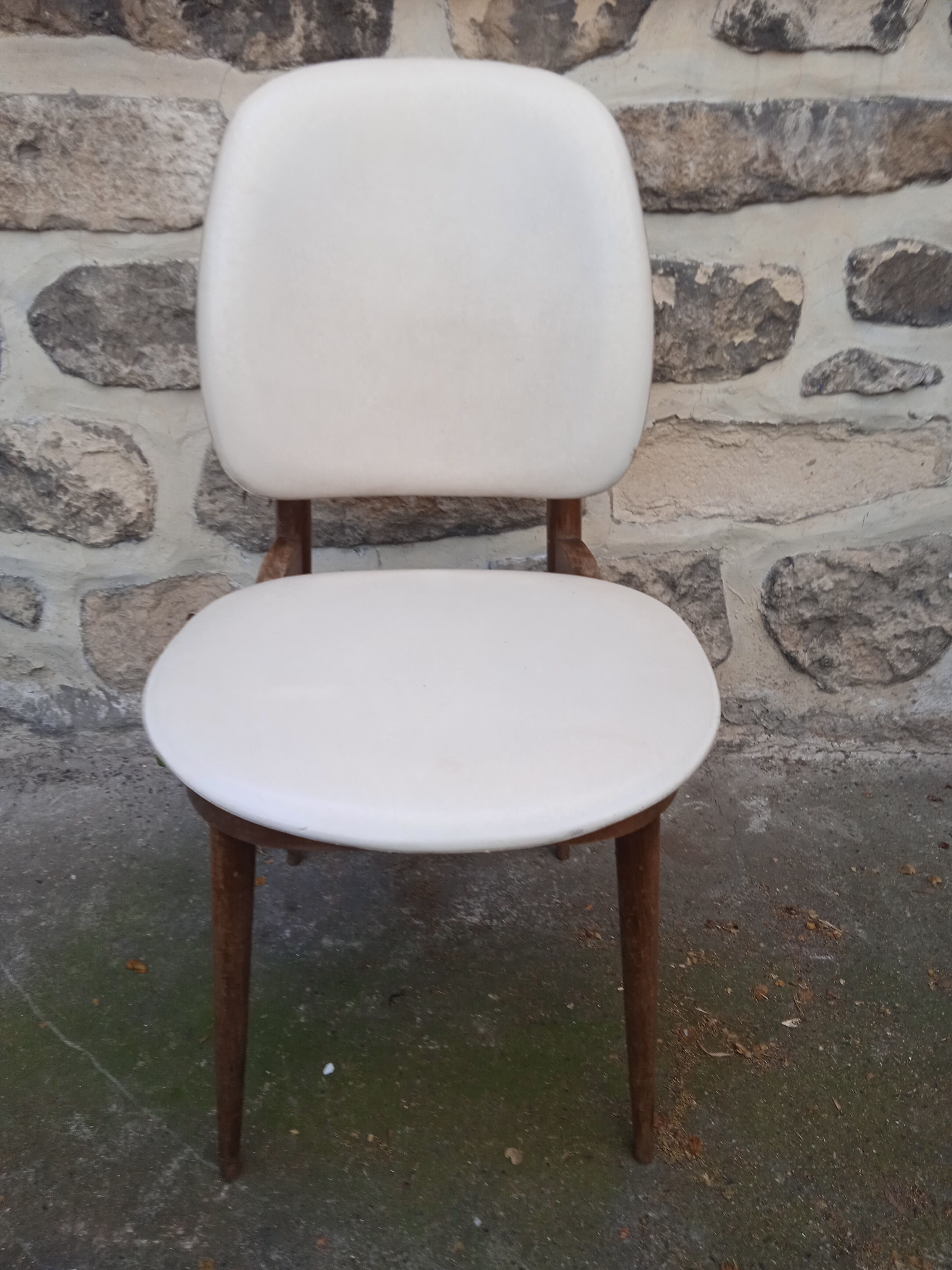 Lot 4 chairs Pegase Baumann vintage