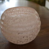 Globe ancien en verre de clichy rose