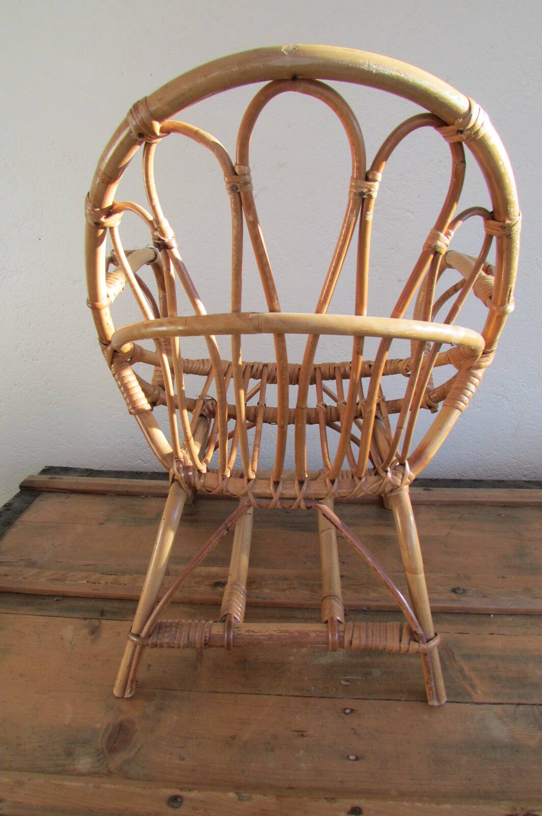 Rattan children's chair, shell shape