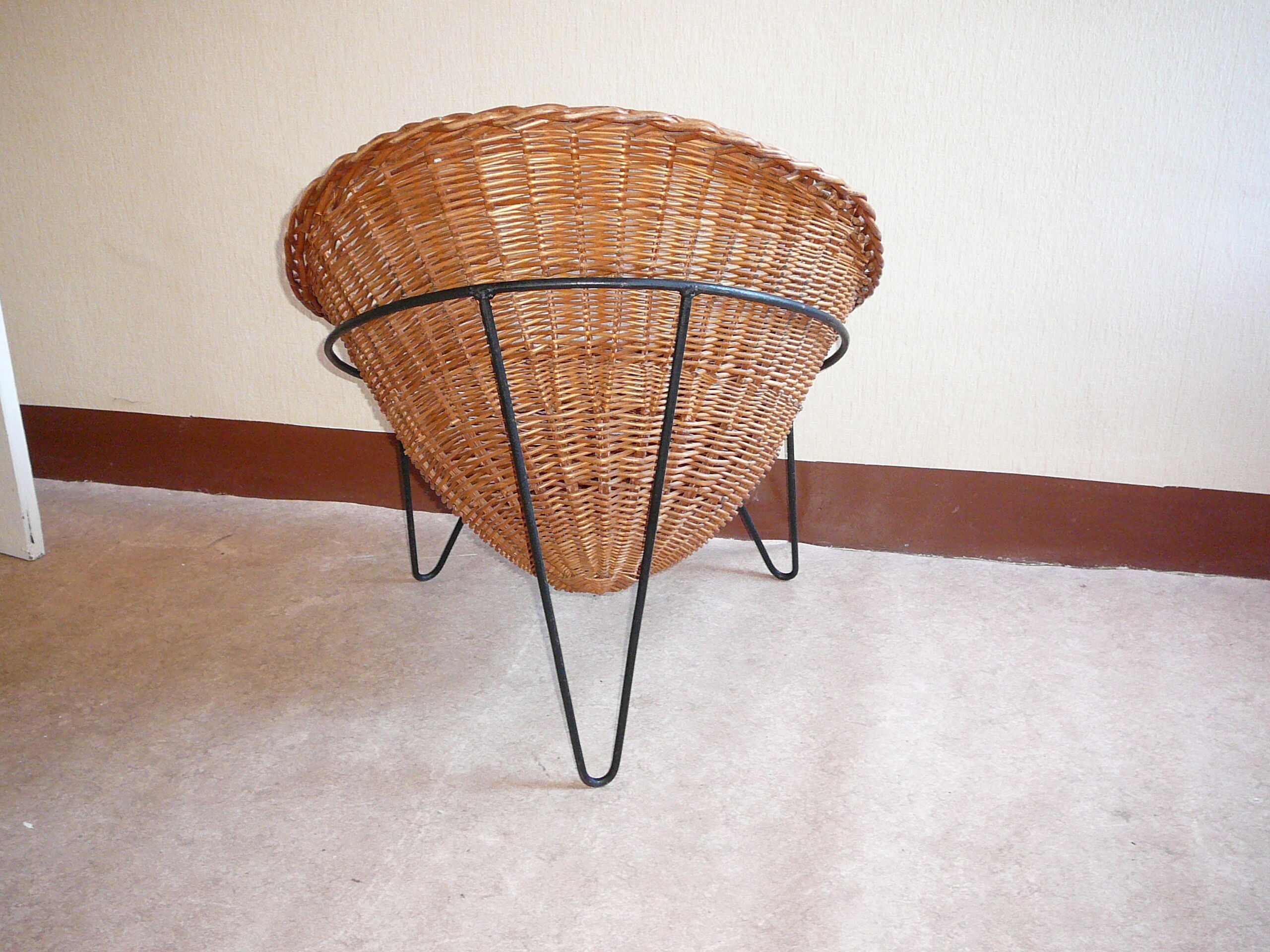 Rotin armchair shell tripod vintage 50s