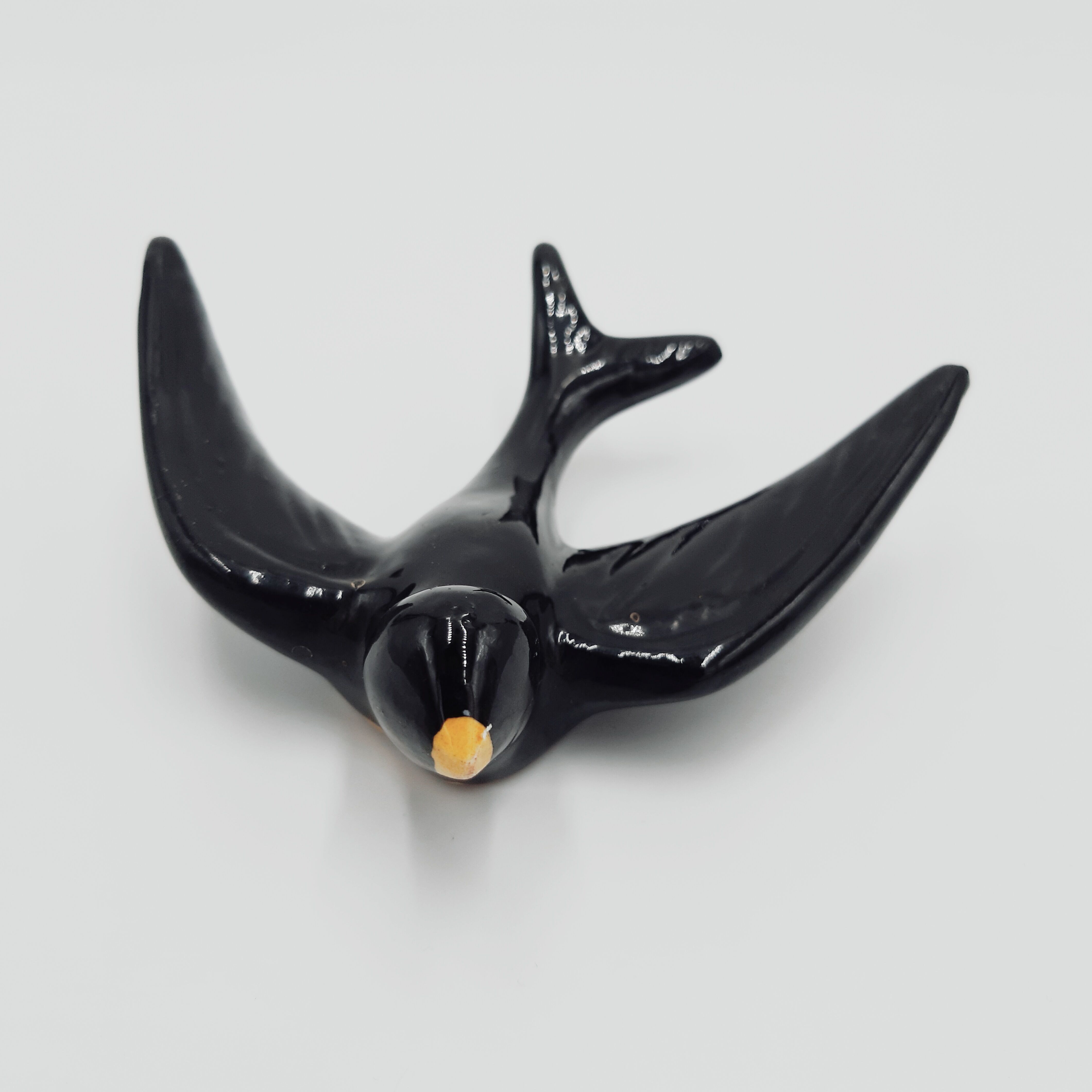 Ceramic swallow