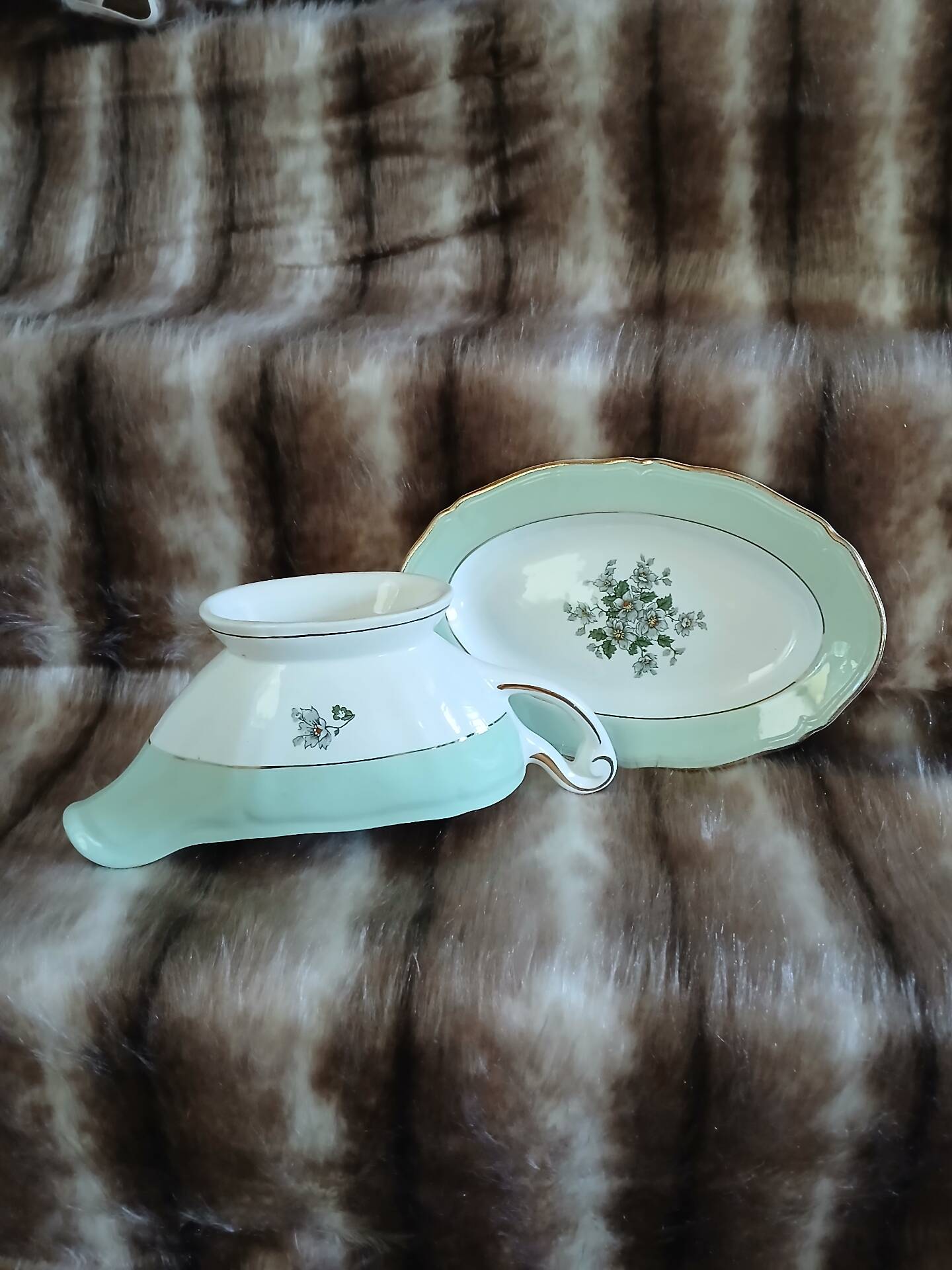 Sauceboat + antique dish from Saint Tropez