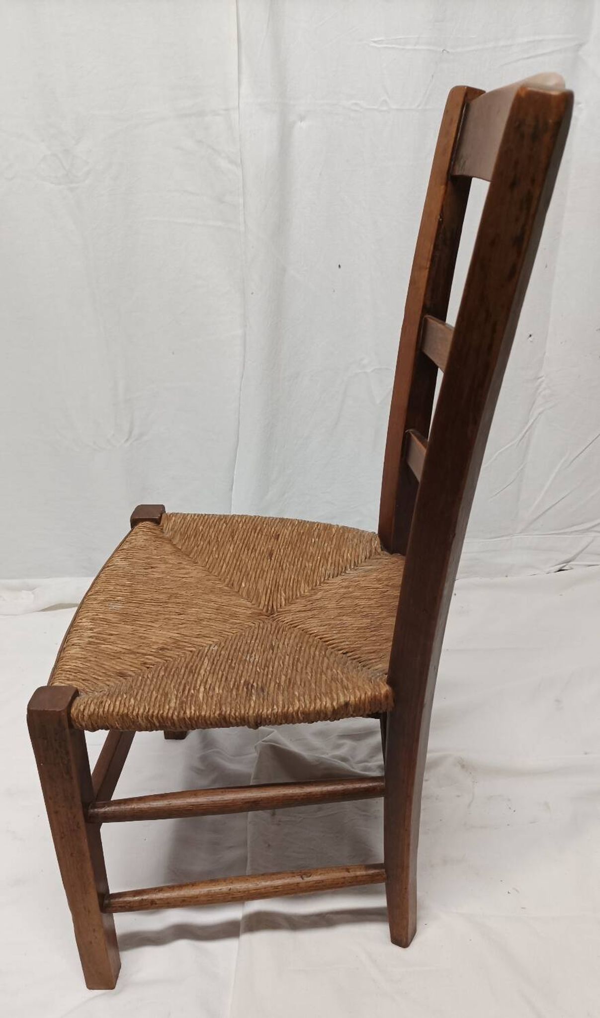 Ancienne chaise de nourrice