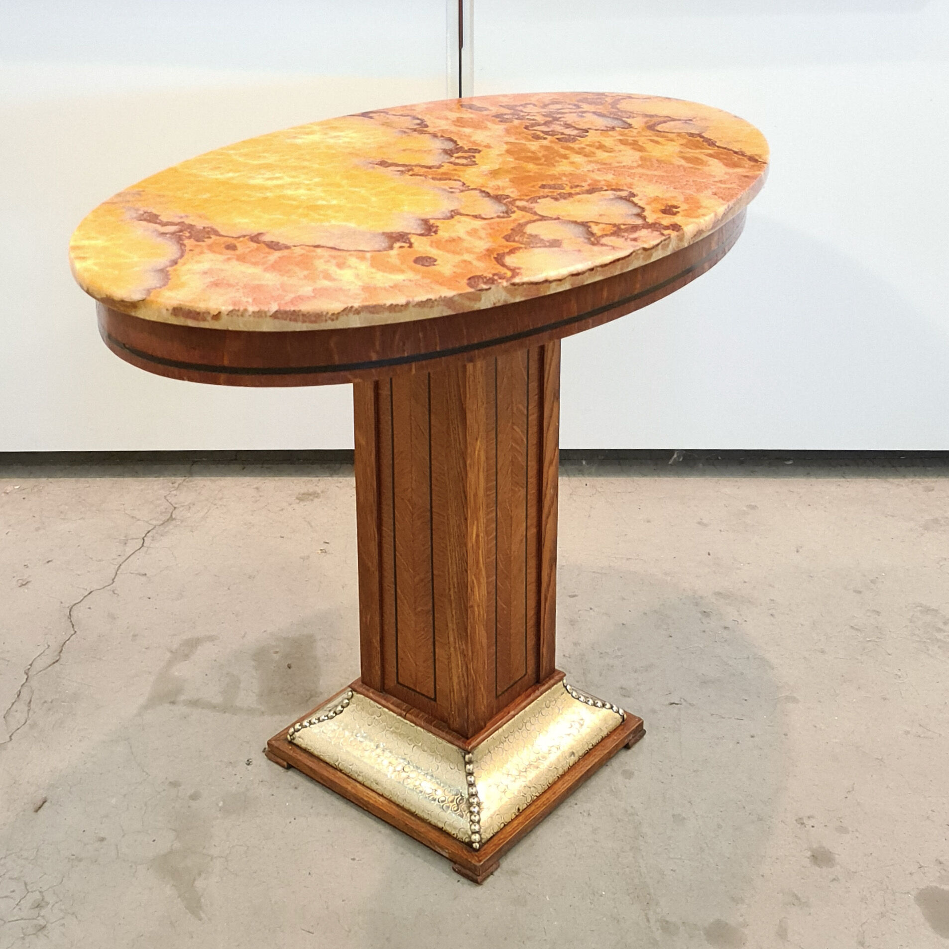 Oval art deco center table, de coene