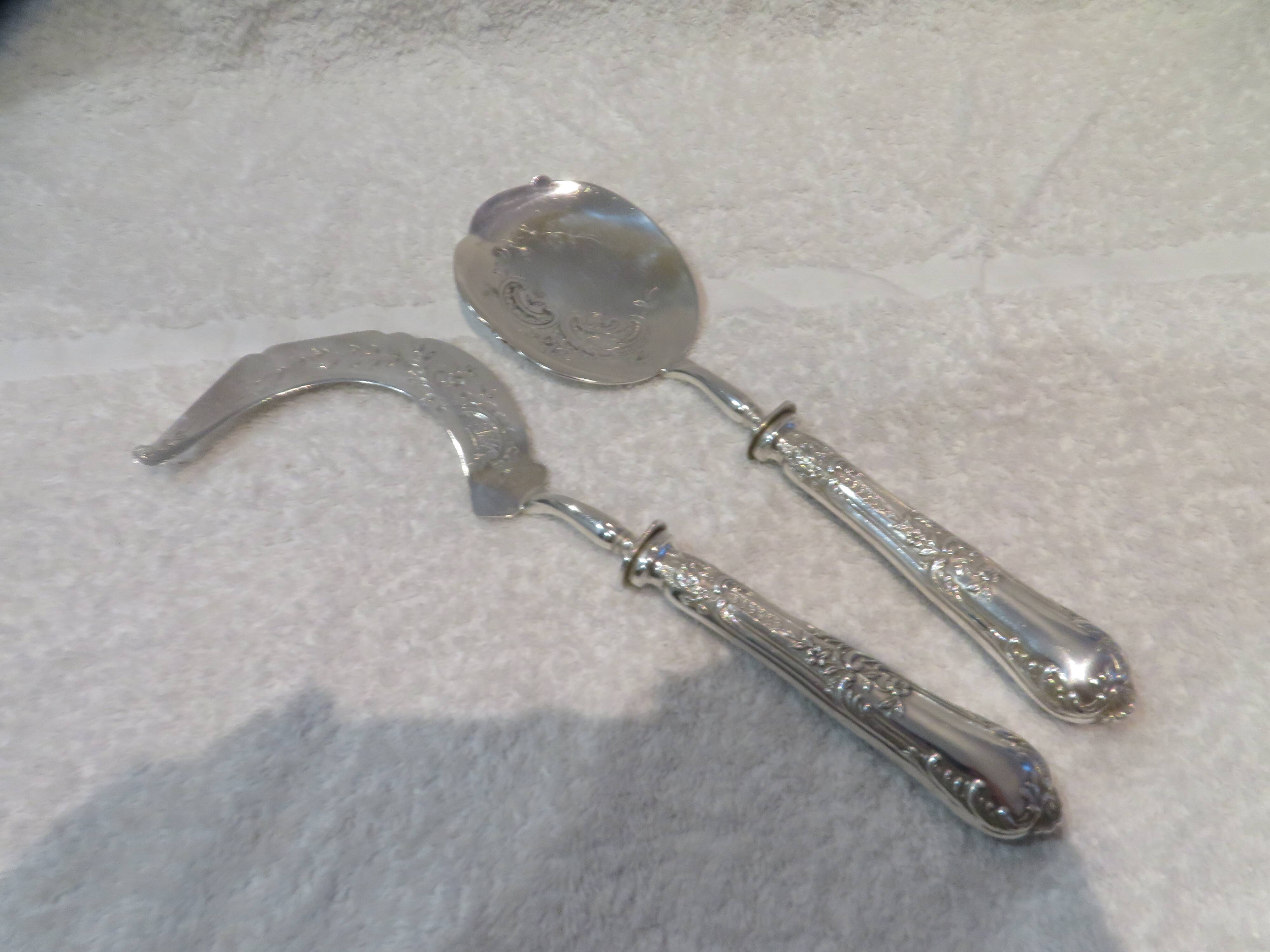 Superb 2-piece ice cream serving set, Boulenger LXV goldsmith scales
